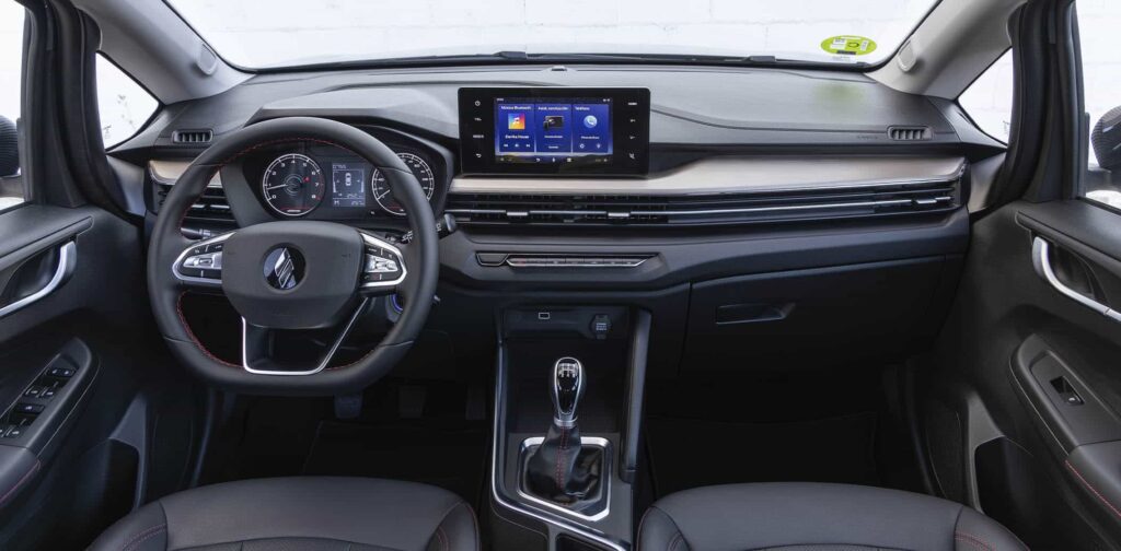 Livan X3 Pro interior SUV chinos