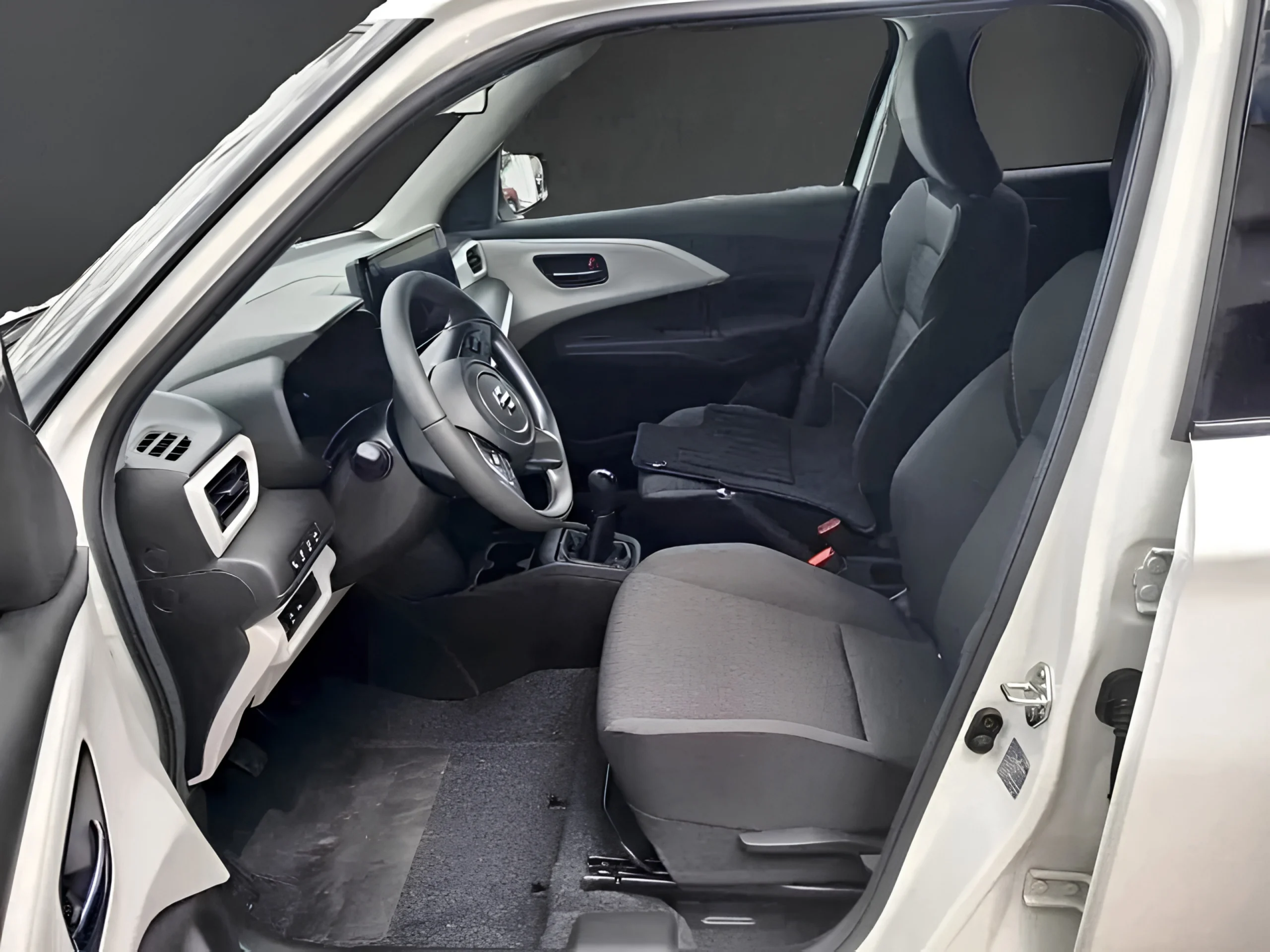Suzuki Swift 1.2 MHEV S2 (2026) | Etiqueta ECO | 5.900km | Oportunidad de reestreno - Foto 8