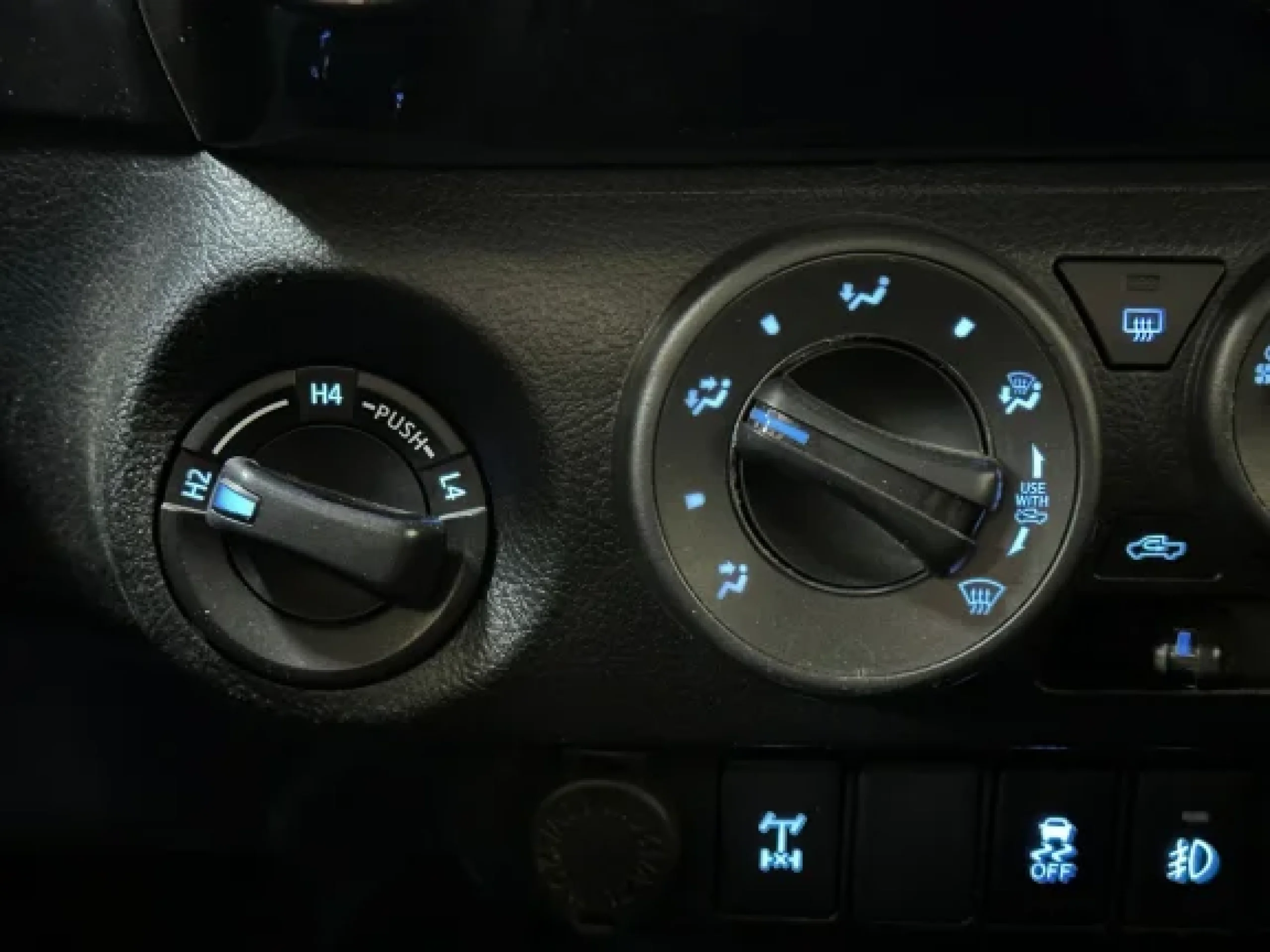 Toyota Hilux CABINA EXTRA 4X4 150 CV - Foto 16