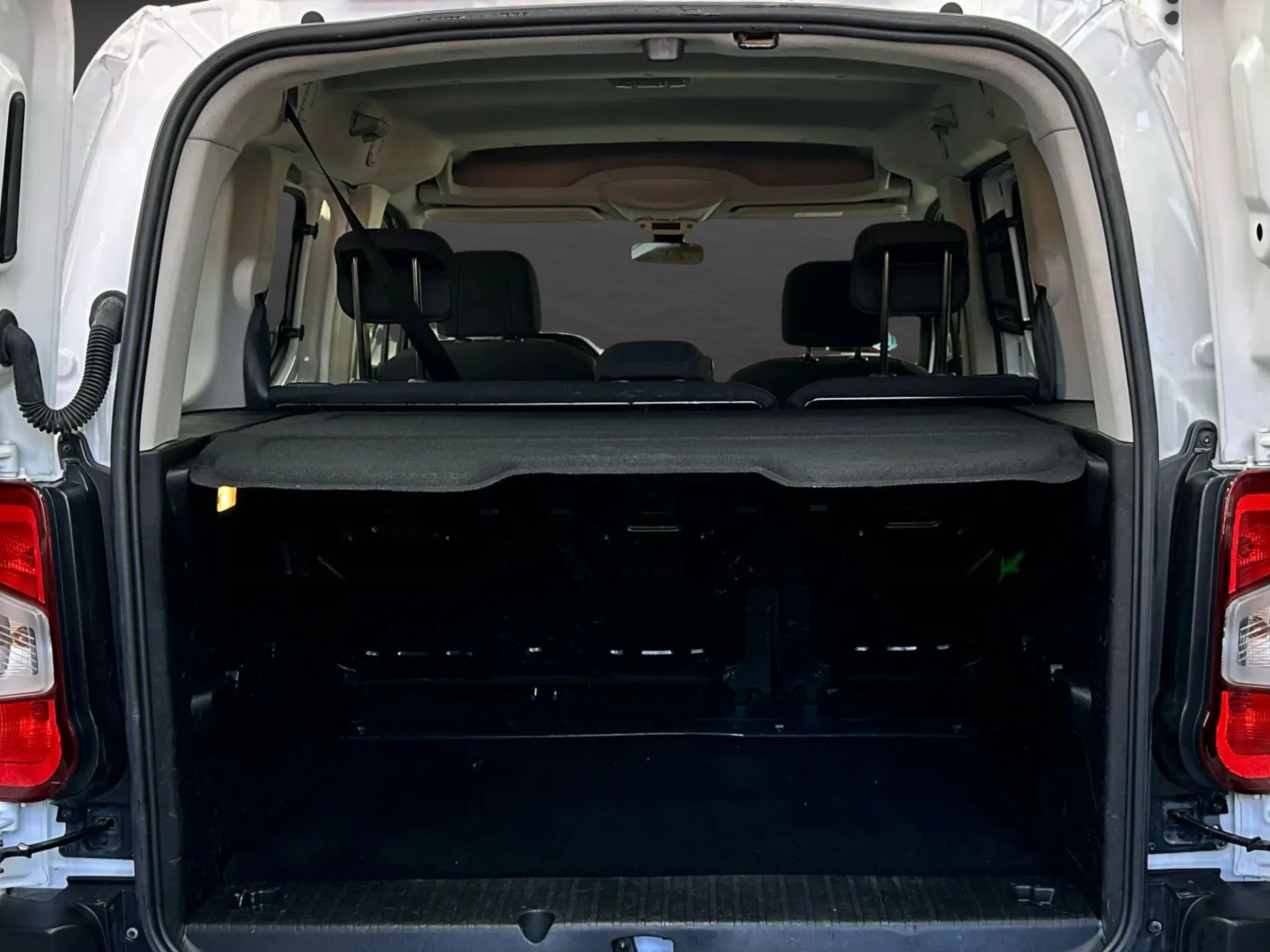 Peugeot Rifter Active Standard BlueHDi 102CV (2022) – Ocasión Revisada ¡Desde 289 €/mes sin entrada! - Foto 6