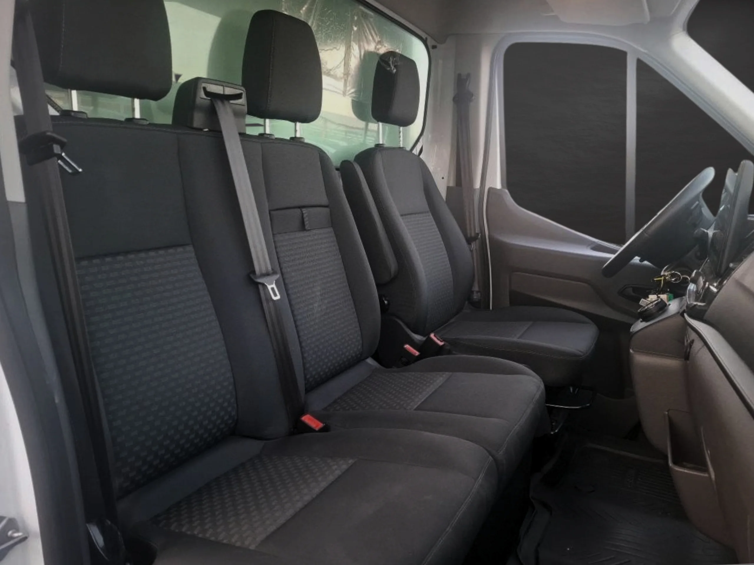 Ford Transit L4H3 Carrozado con Trampilla (2025) | Automático | Paquete Multimedia | Oportunidad de Reestreno | Desde 672€/mes - Foto 9