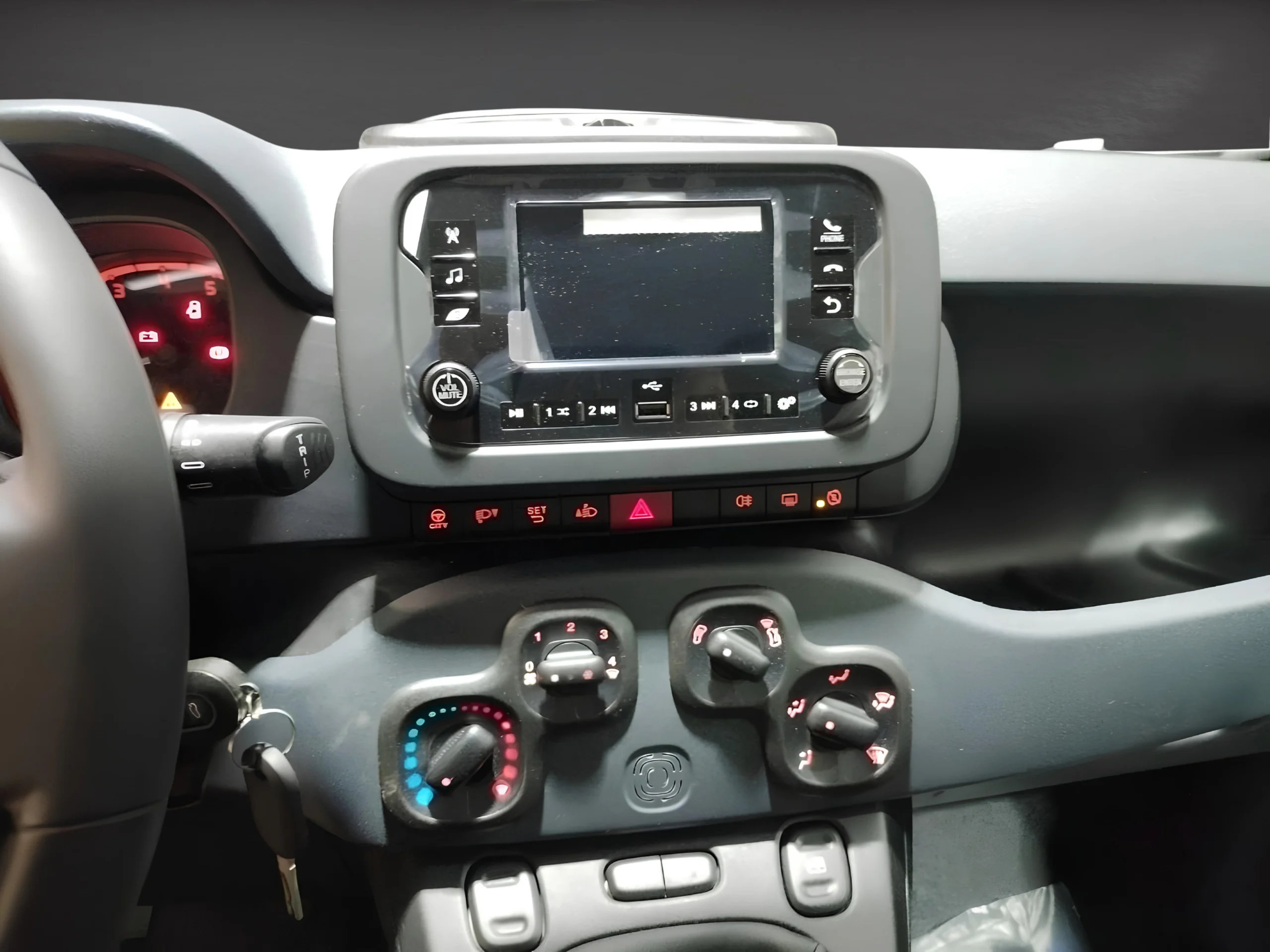 Fiat Panda Panda 1.0 Hybrid 51kW (70cv) KM0 - Foto 15