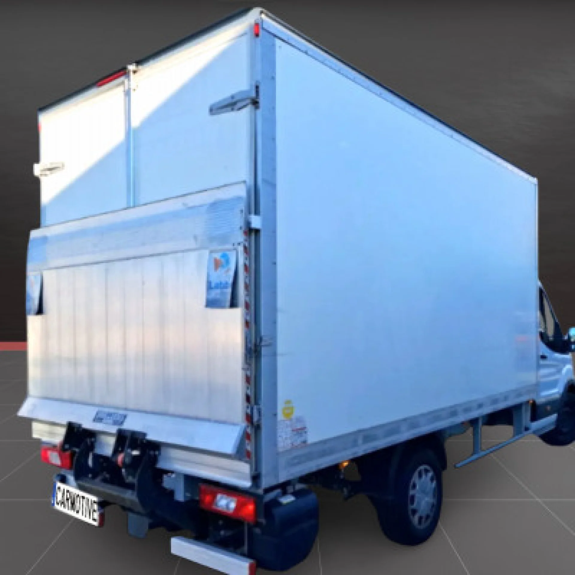 Ford Transit Carrozado L4 con Trampilla - Foto 4