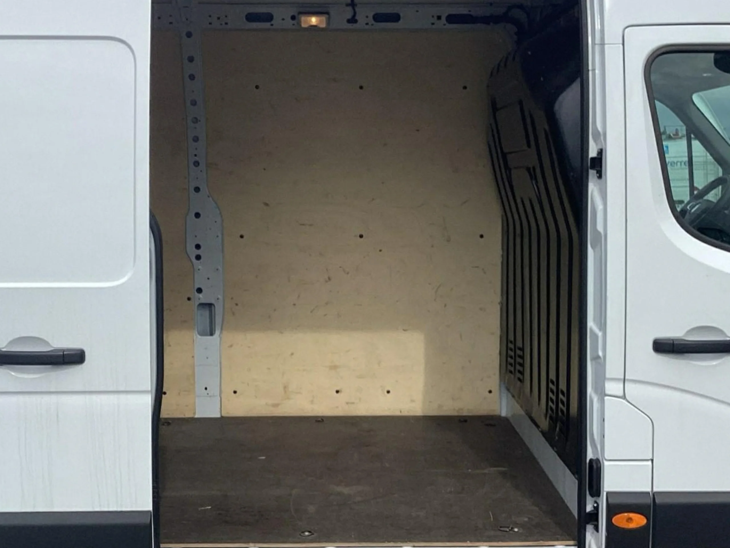 Renault Master L3H3 135CV (2024) | Furgón Gran Volumen | Desde 462€/mes - Foto 8