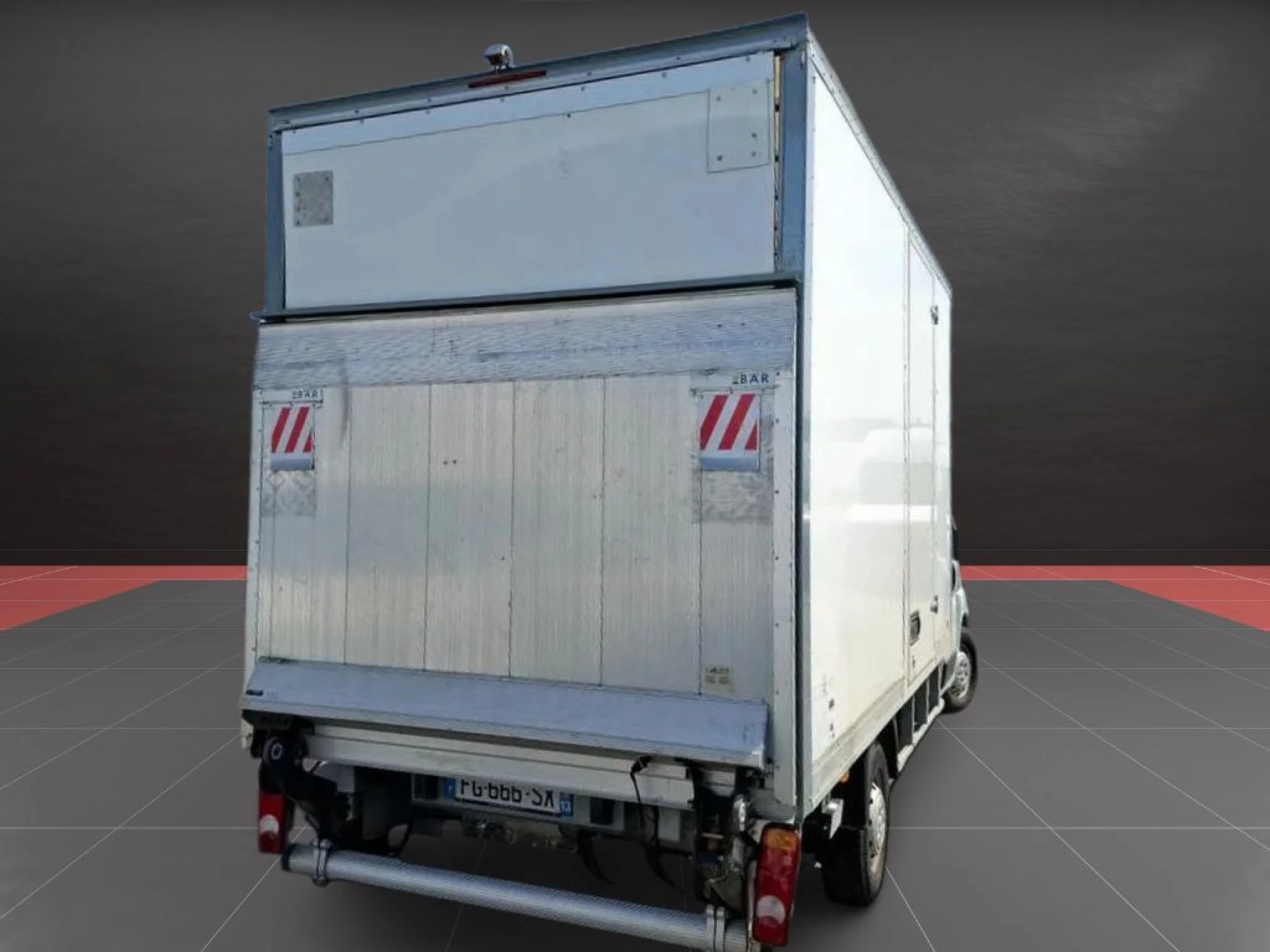 Peugeot Boxer Carrozado L4 Con trampilla y Puerta lateral 130CV  - Foto 5