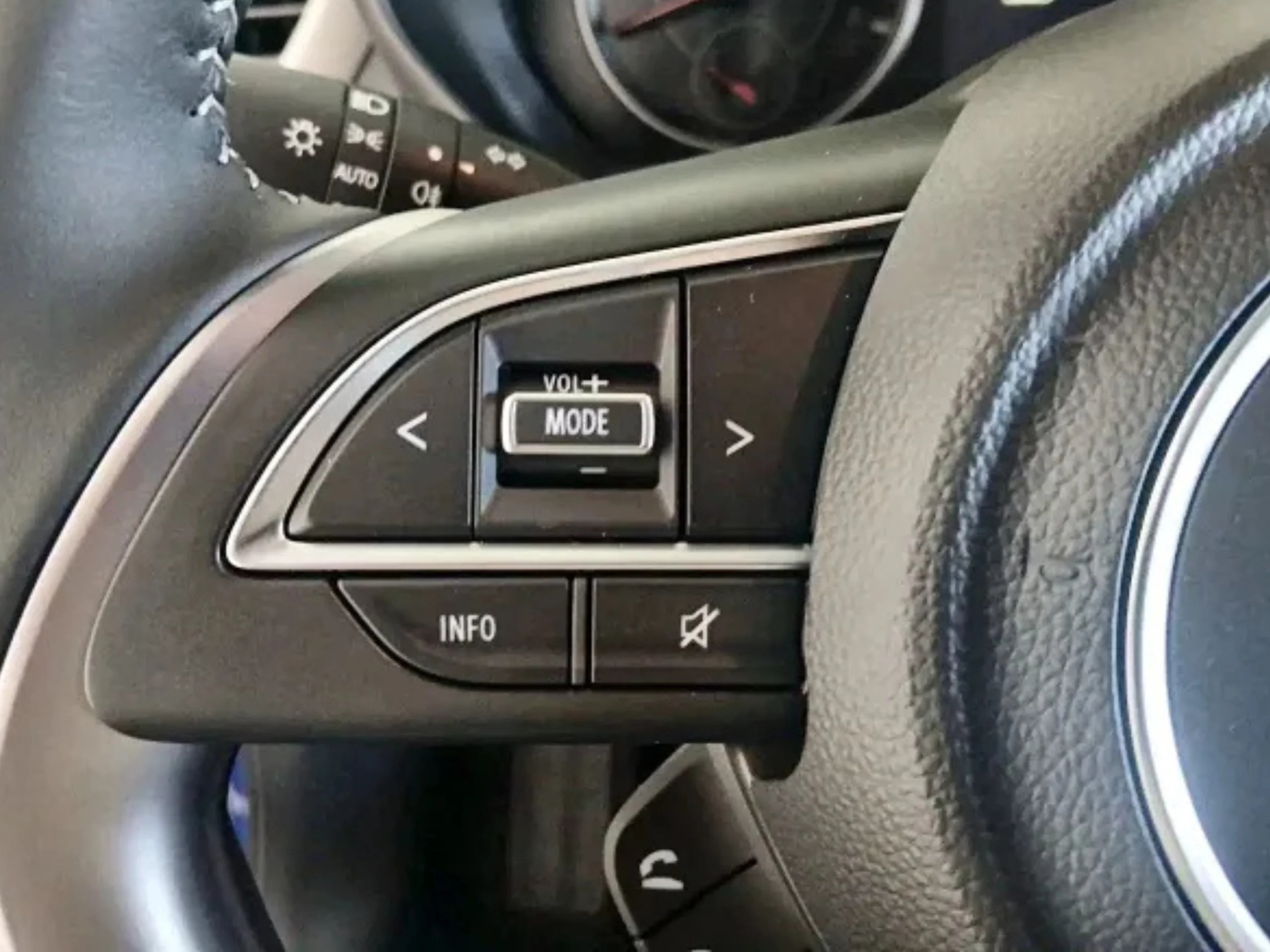 Suzuki Swift 1.2 MHEV S2 (2026) | Etiqueta ECO | 5.200km | Oportunidad de reestreno - Foto 13