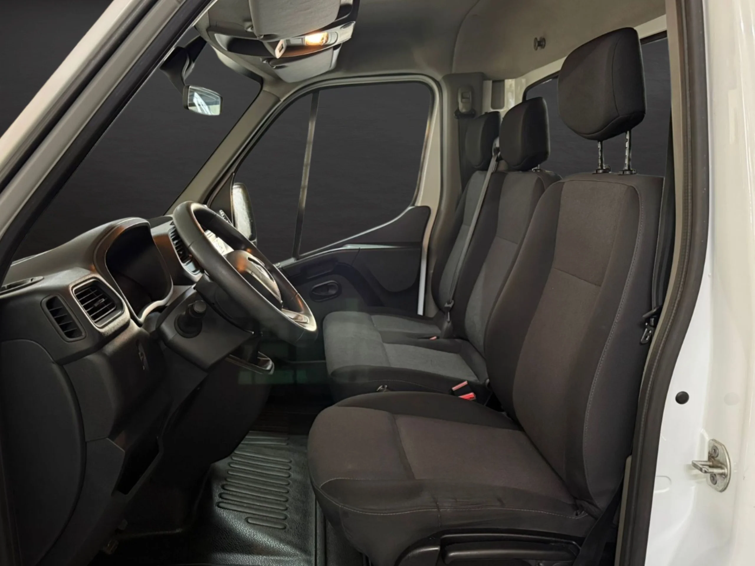 Renault Master Carrozado L3H3 145CV (2023) | Desde 538€/mes  - Foto 9