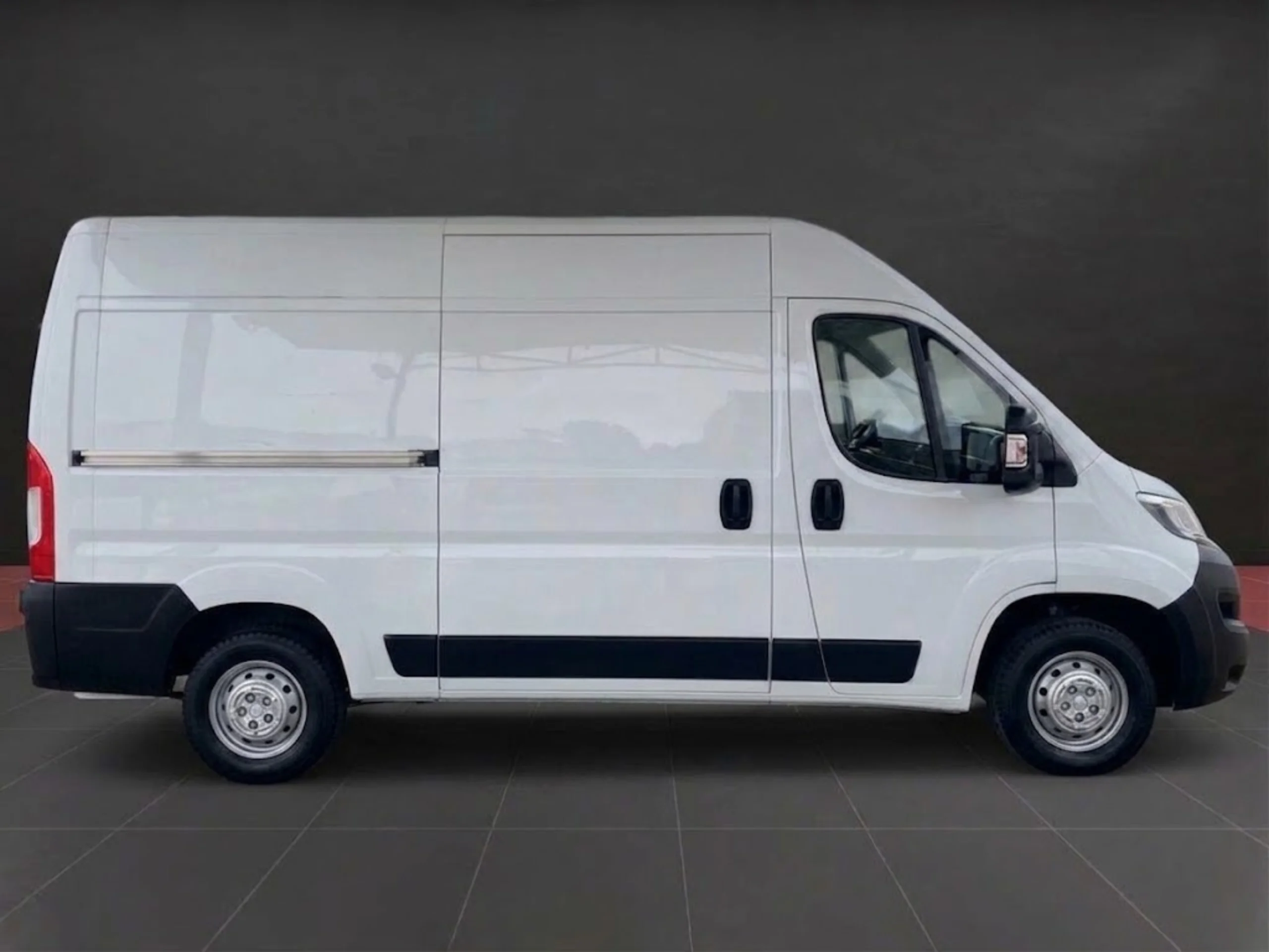 Peugeot Boxer L2H2 140CV (2024) | Reestreno | Desde 402€/mes - Foto 5