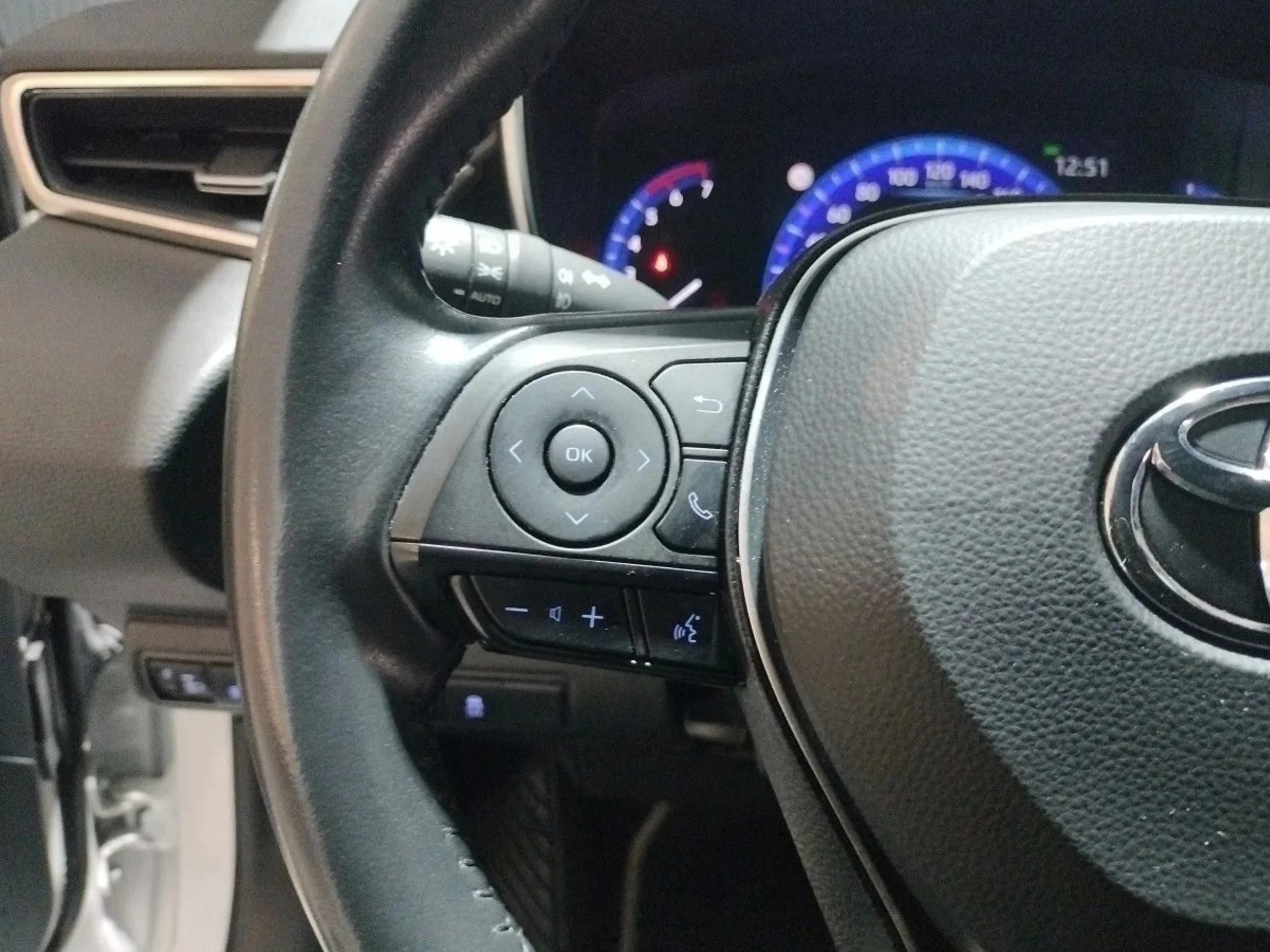 Toyota Corolla 1.8 125H BUSINESS E-CVT | Desde 336€/mes - Foto 14