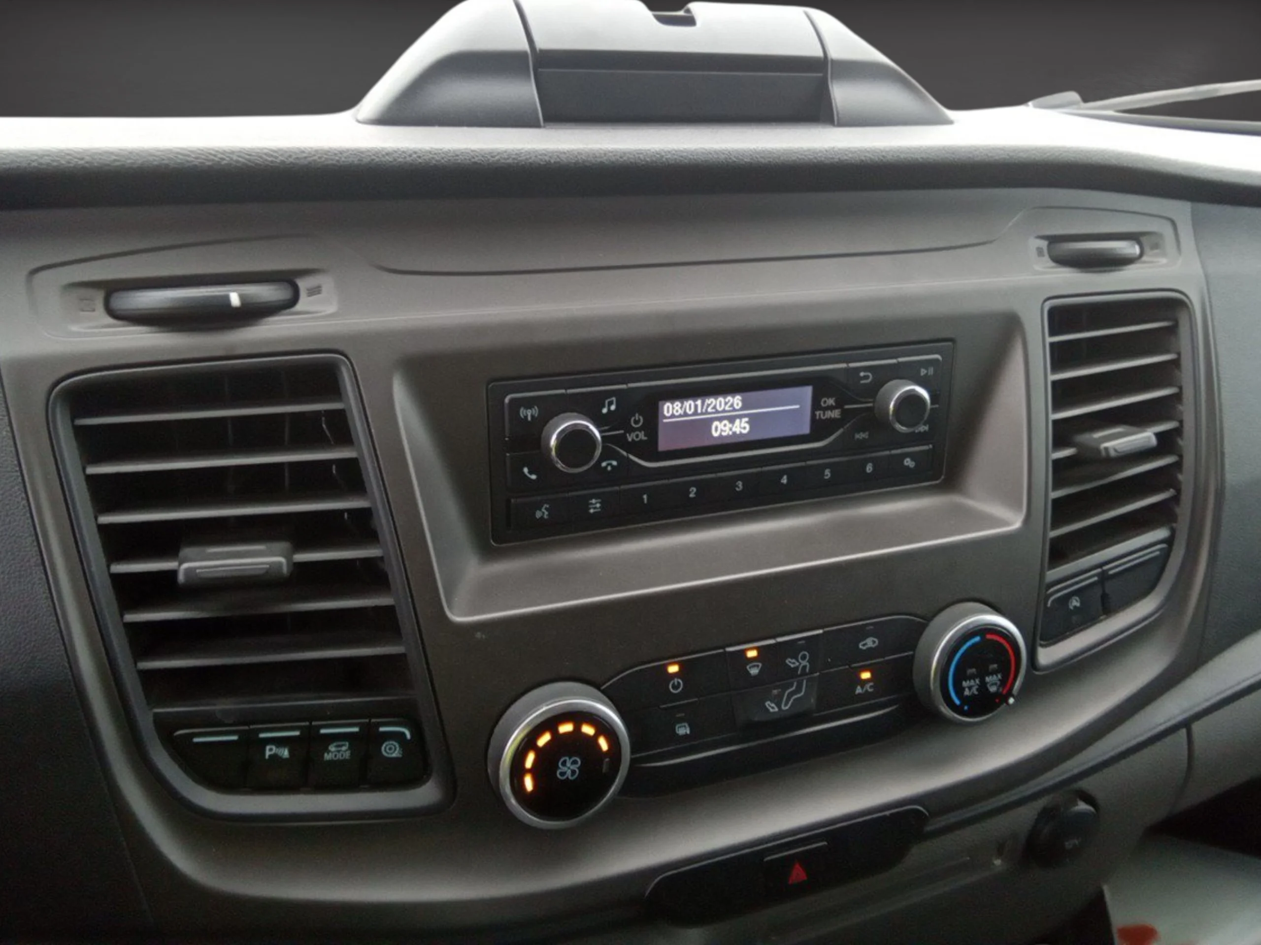 Ford Transit Carrozado L4 Con Trampilla y Puerta lateral130 CV TREND - Foto 6