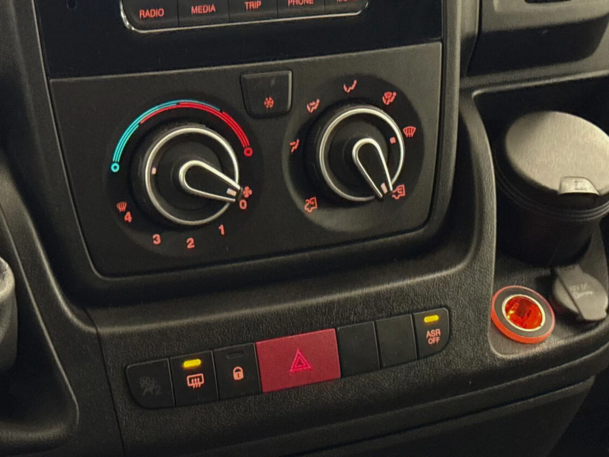 Peugeot Boxer Combi 6/9 Plazas L1H1 S&S 130 CV - Foto 25