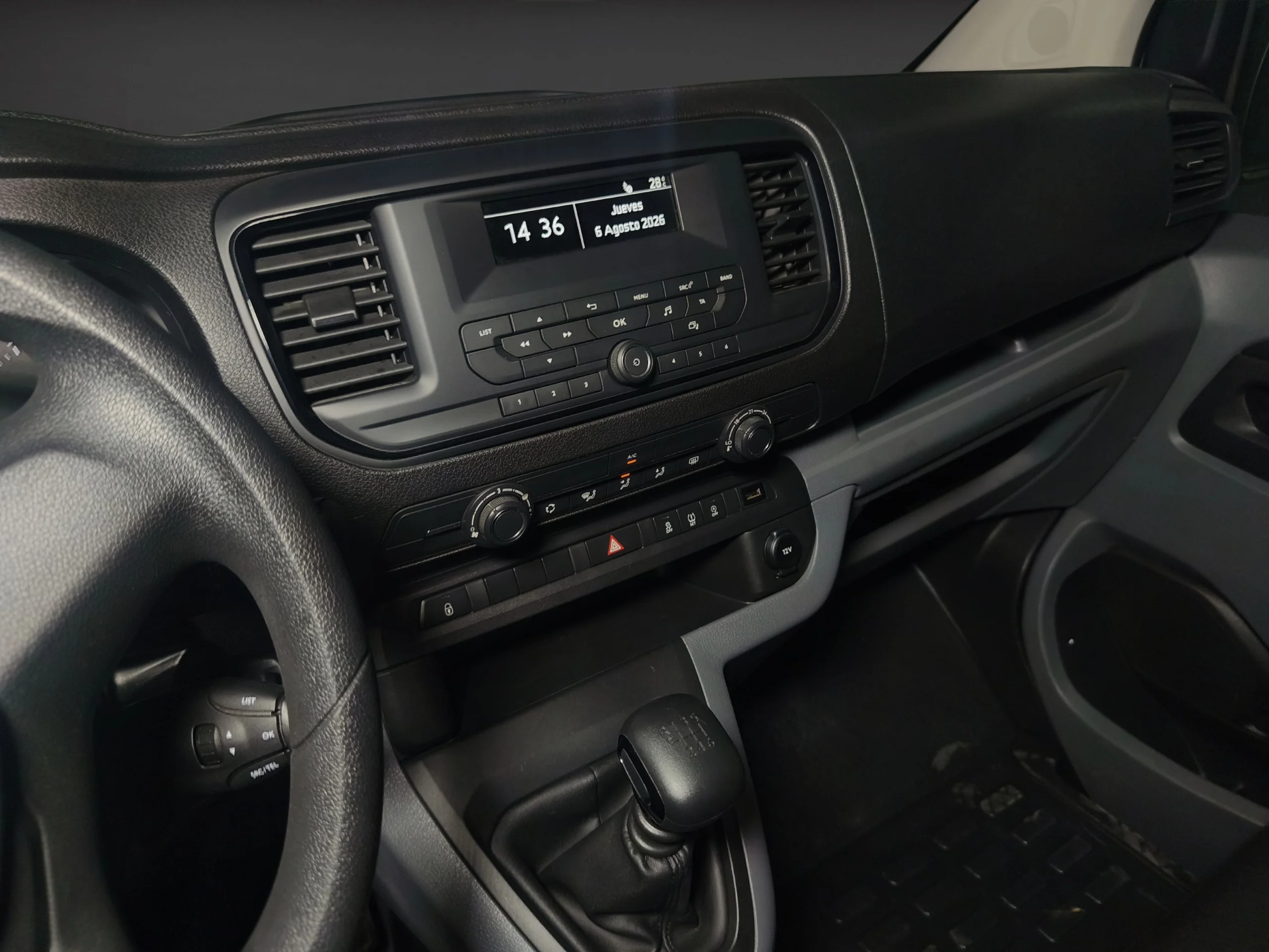 Peugeot Expert Combi BlueHDi Compact (2021) | Oportunidad de Reestreno con Solo 10.900 km | Desde 390 € al mes - Foto 20