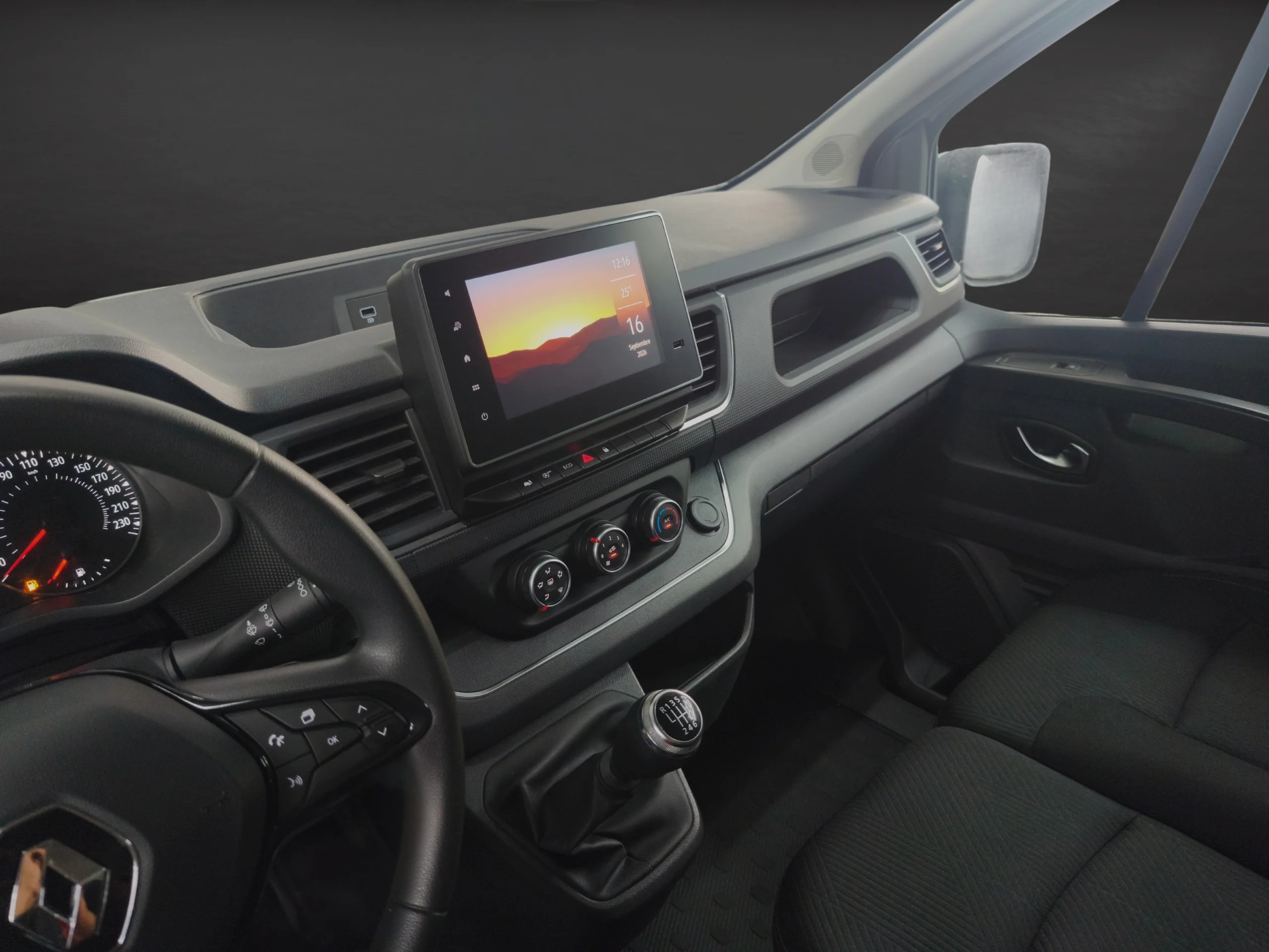 Renault Trafic Furgón L1H1 (2024) | Oportunidad de Reestreno | Desde 403€/mes - Foto 16