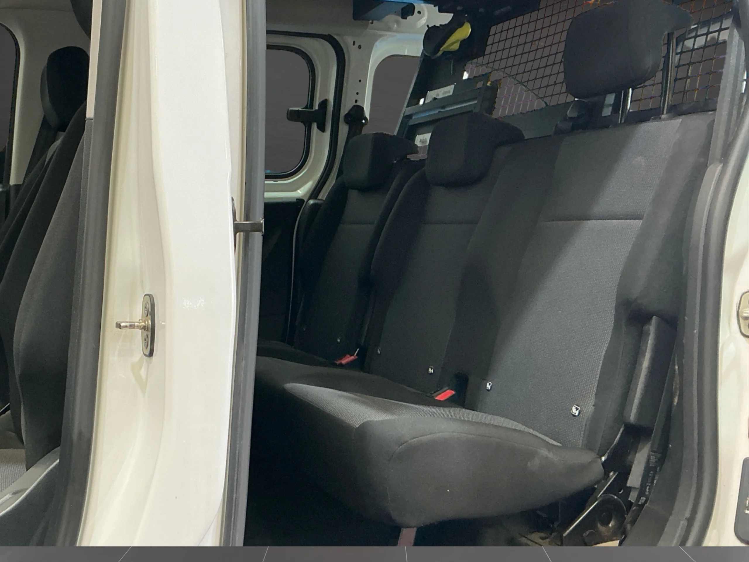 Peugeot Partner Doble cabina L2 Combi 5 plazas 4X4 130CV - Foto 10