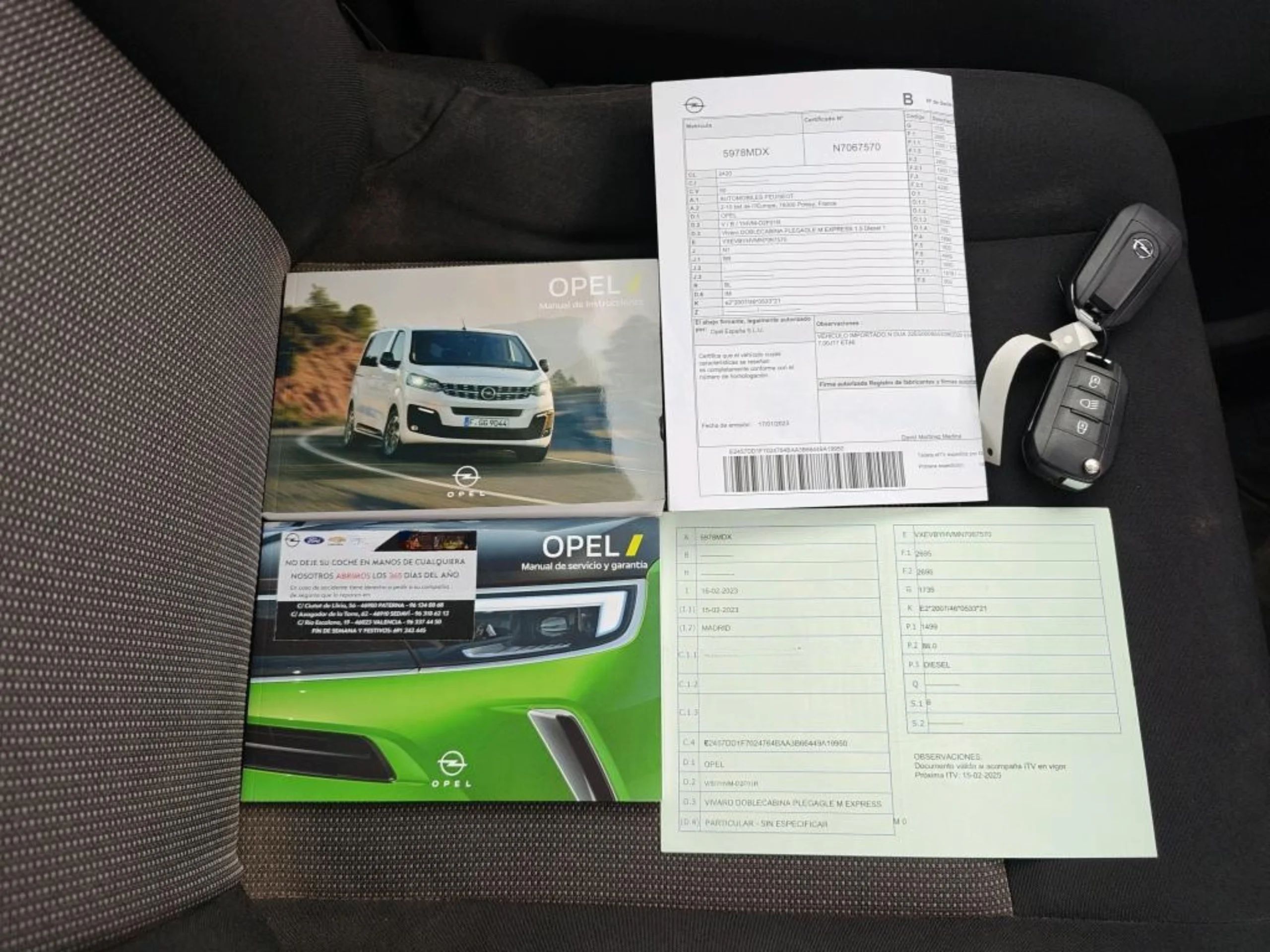 Opel Vivaro Mixta 6 Plazas con separador de carga abatible - Foto 12