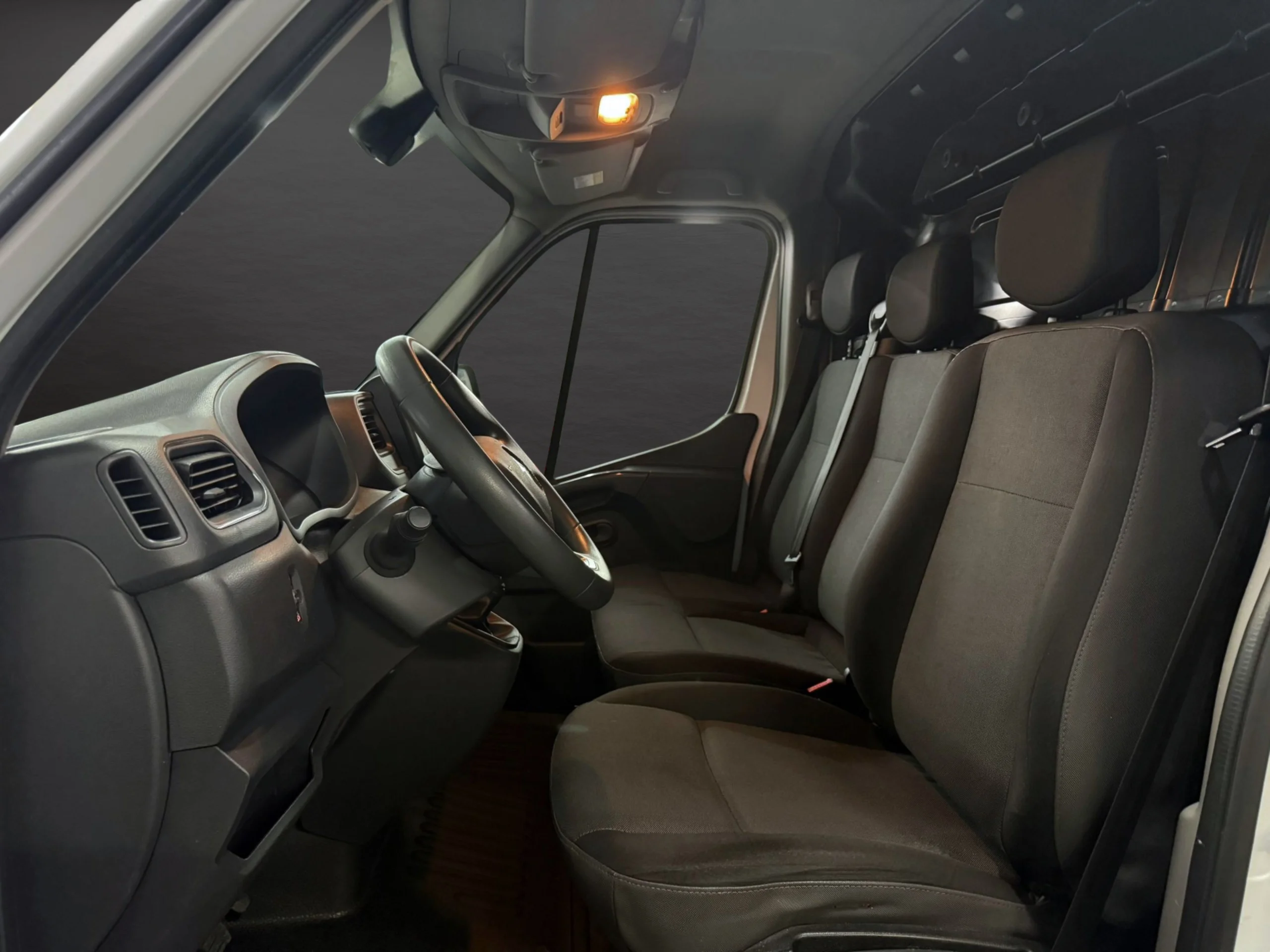 Renault Master L1H2 135 CV de segunda mano - Foto 9