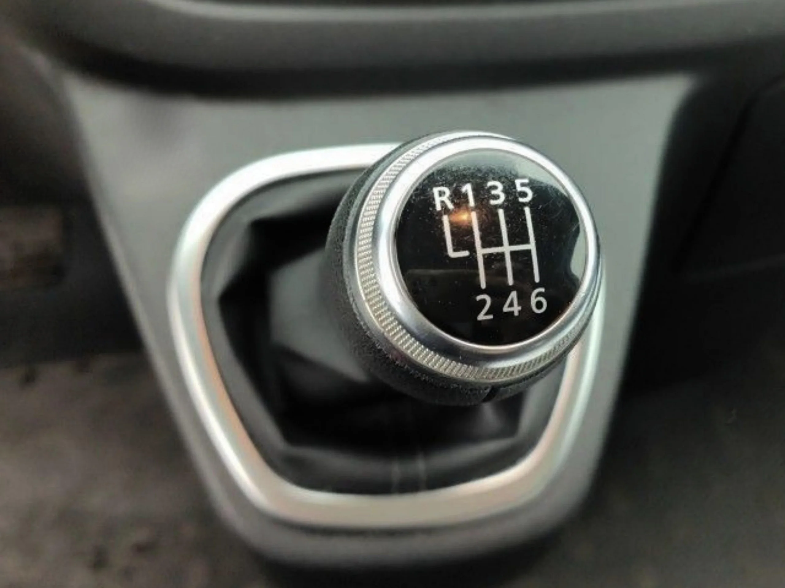 Renault Trafic Furgón L1H2 2.0 145CV | Altura Sobreelevada | Desde 335 € al mes - Foto 11