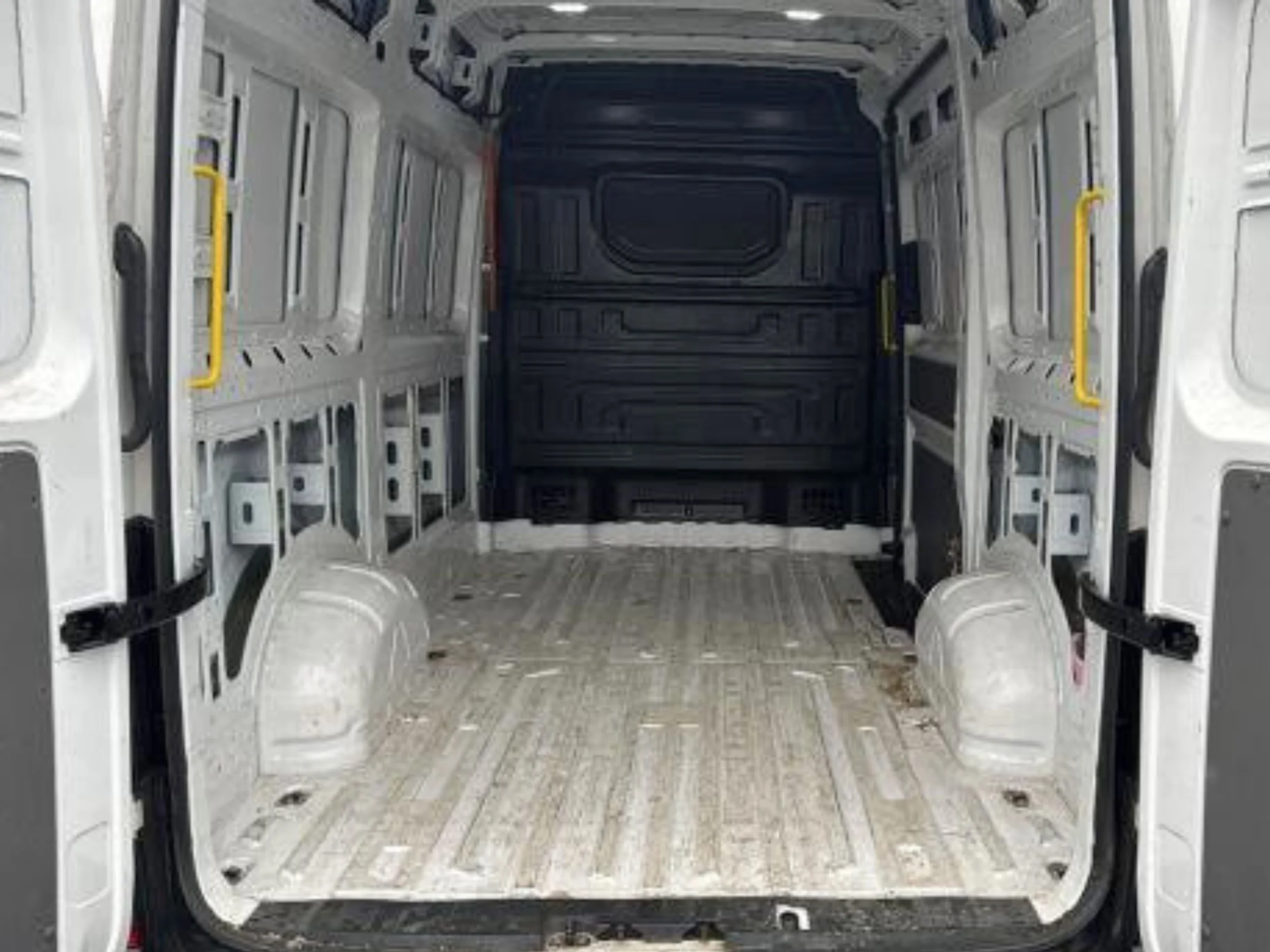 Volkswagen Crafter L3H3 2.0 TDI 140 CV - Foto 5