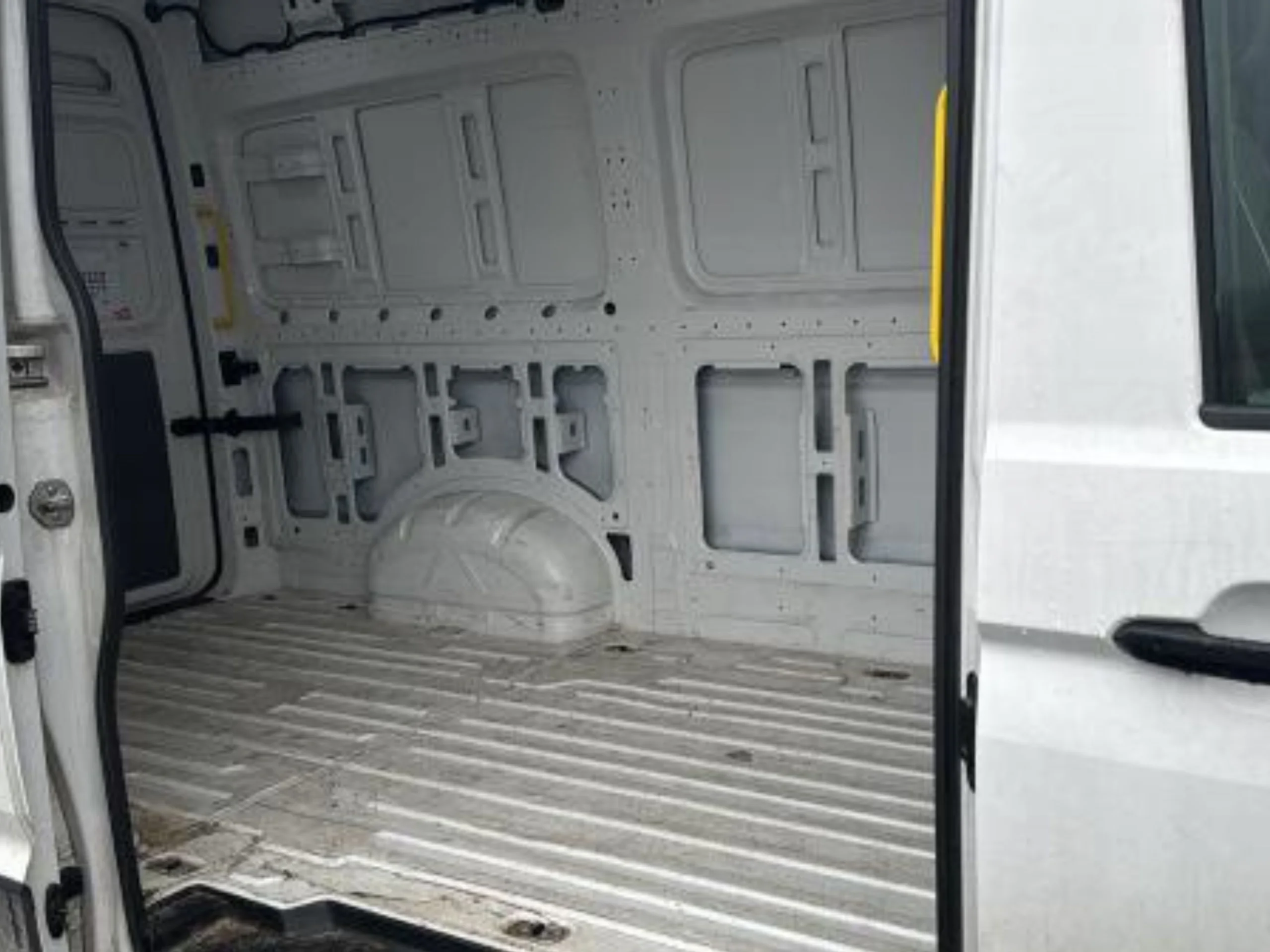 Volkswagen Crafter L3H3 2.0 TDI 140 CV - Foto 6