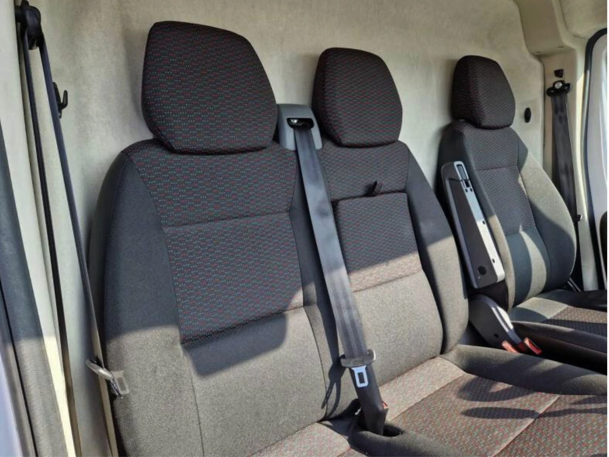 Peugeot Boxer  L3H2 165CV (2023) – Potencia y Gran Volumen ¡Desde 379 €/mes sin entrada!  - Foto 10