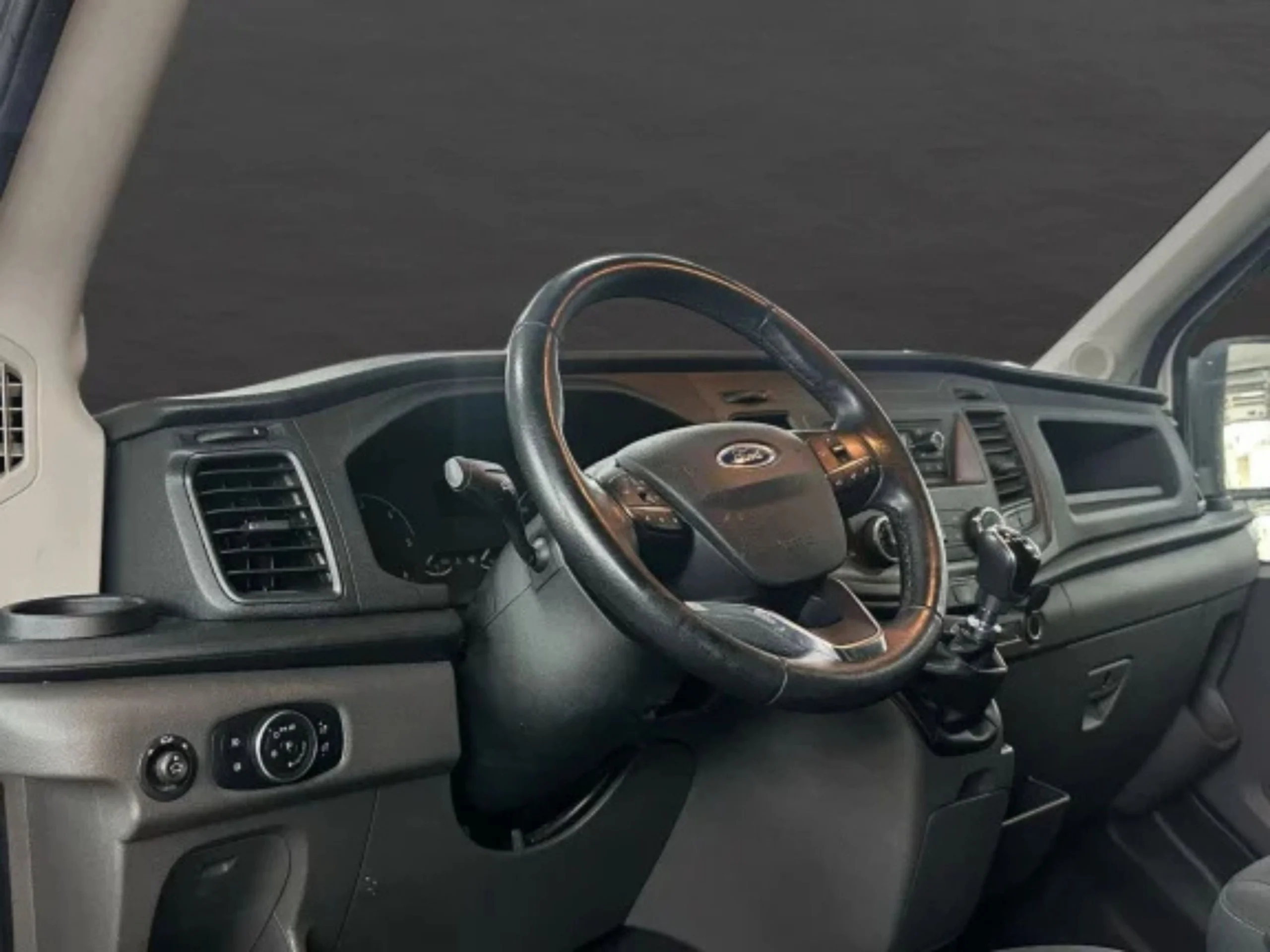 Ford Transit Carrozado L4 doble rueda 170 CV HIBRIDO DIESEL  - Foto 8