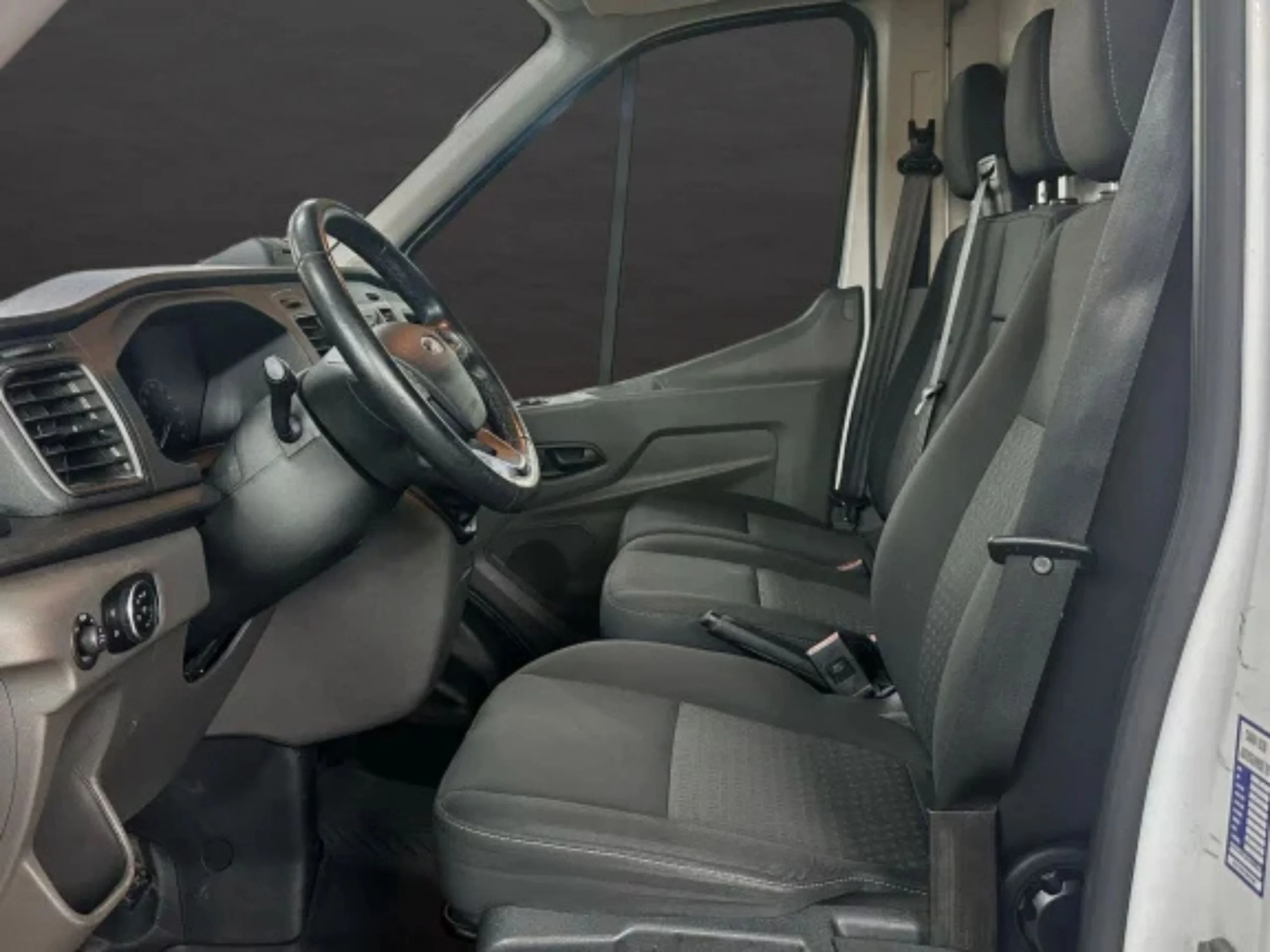 Ford Transit Carrozado L4 doble rueda 170 CV HIBRIDO DIESEL  - Foto 9