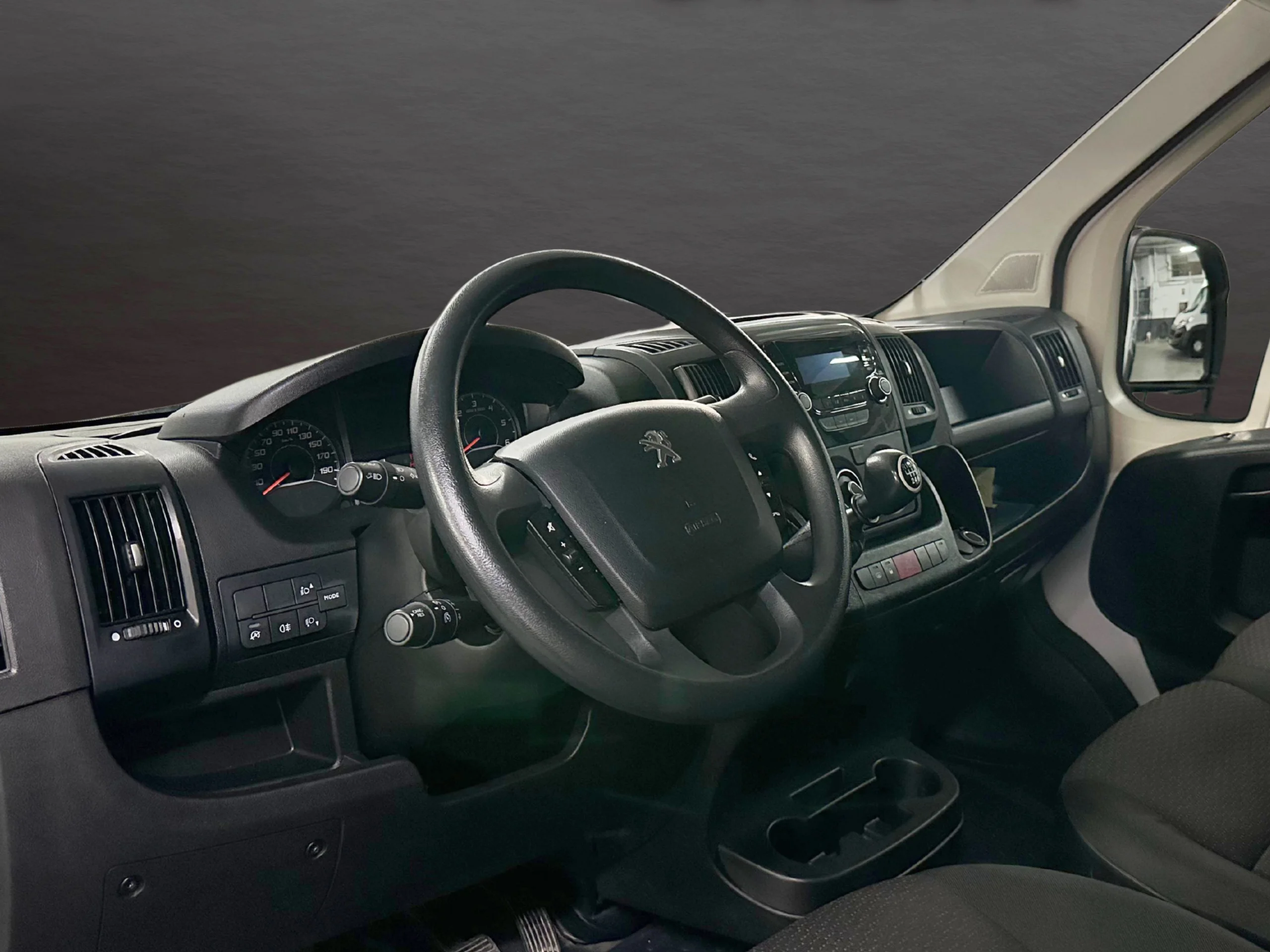 Peugeot Boxer 330 L1 H1 BHDI 88kW (120CV) S&S 6 Vel. M  - Foto 8