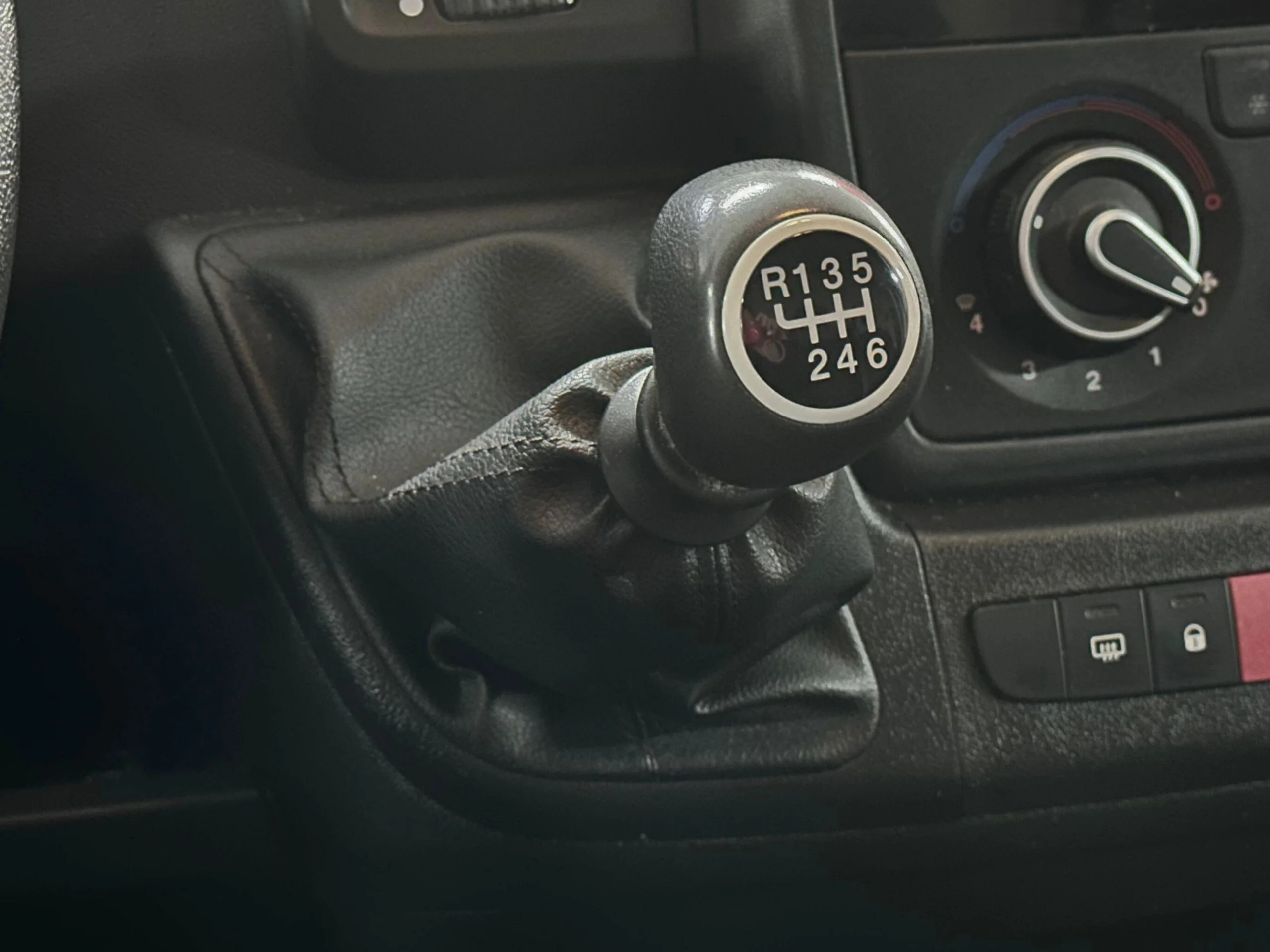 Peugeot Boxer 330 L1 H1 BHDI 88kW (120CV) S&S 6 Vel. M  - Foto 10