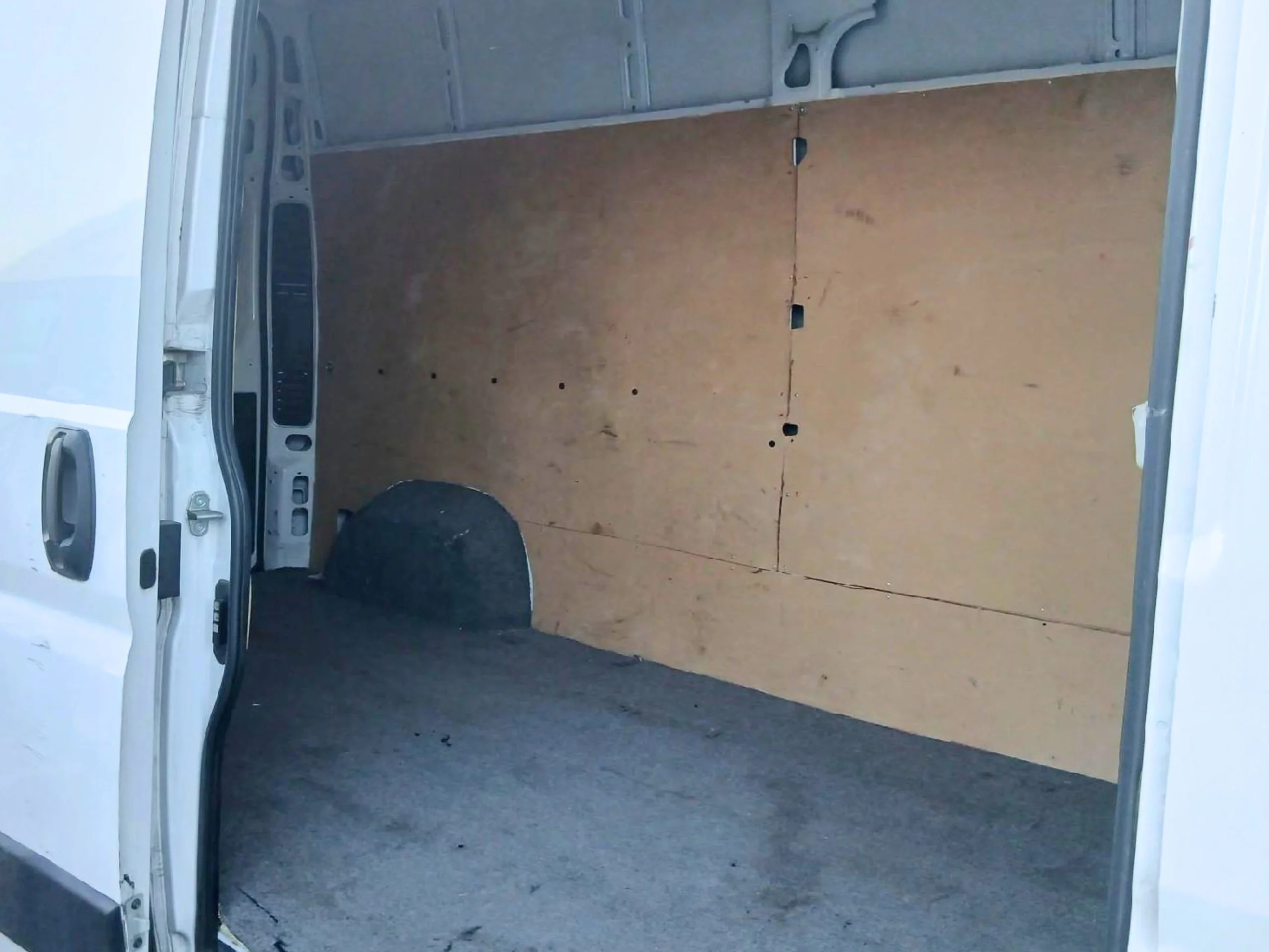 Peugeot Boxer L3H3 435 140CV (2024) | Desde 388€/mes  - Foto 10