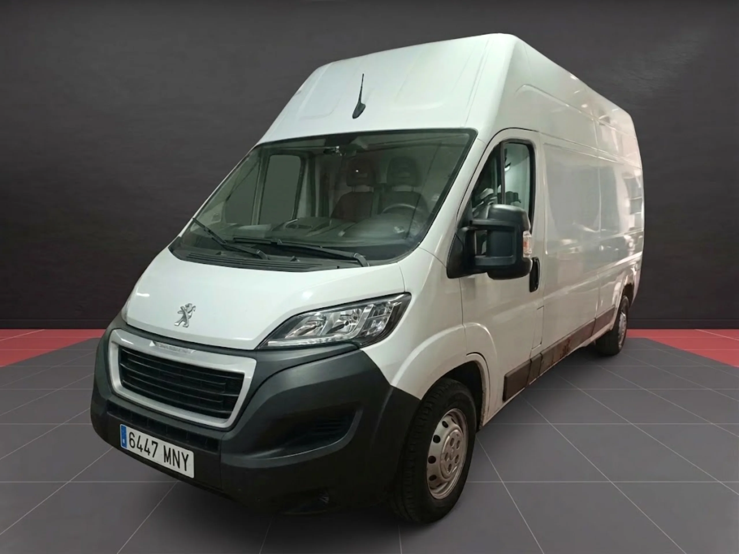 Peugeot Boxer L3H3 435 140CV (2024) | Desde 388€/mes  - Foto 1