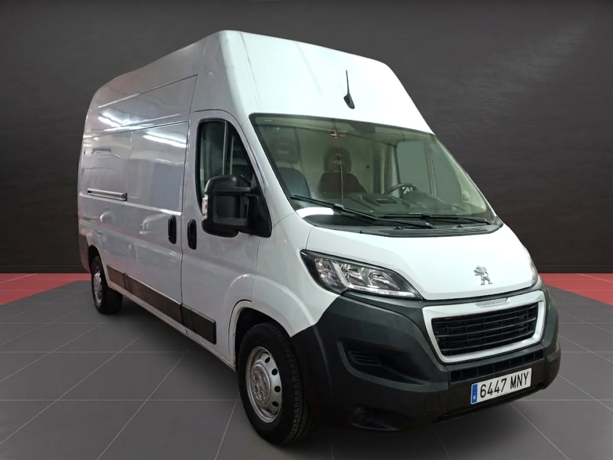Peugeot Boxer L3H3 435 140CV (2024) | Desde 388€/mes  - Foto 4