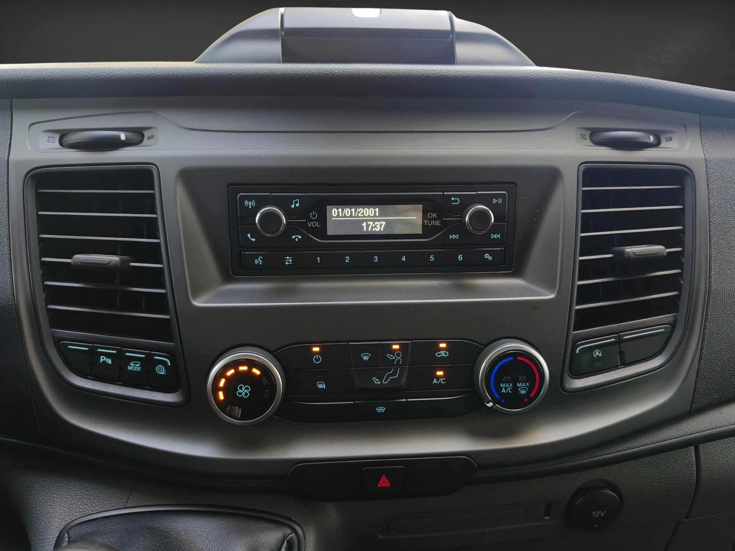 Ford Transit L2H2 Trend 130CV (2024) | Desde 387€/mes - Foto 18