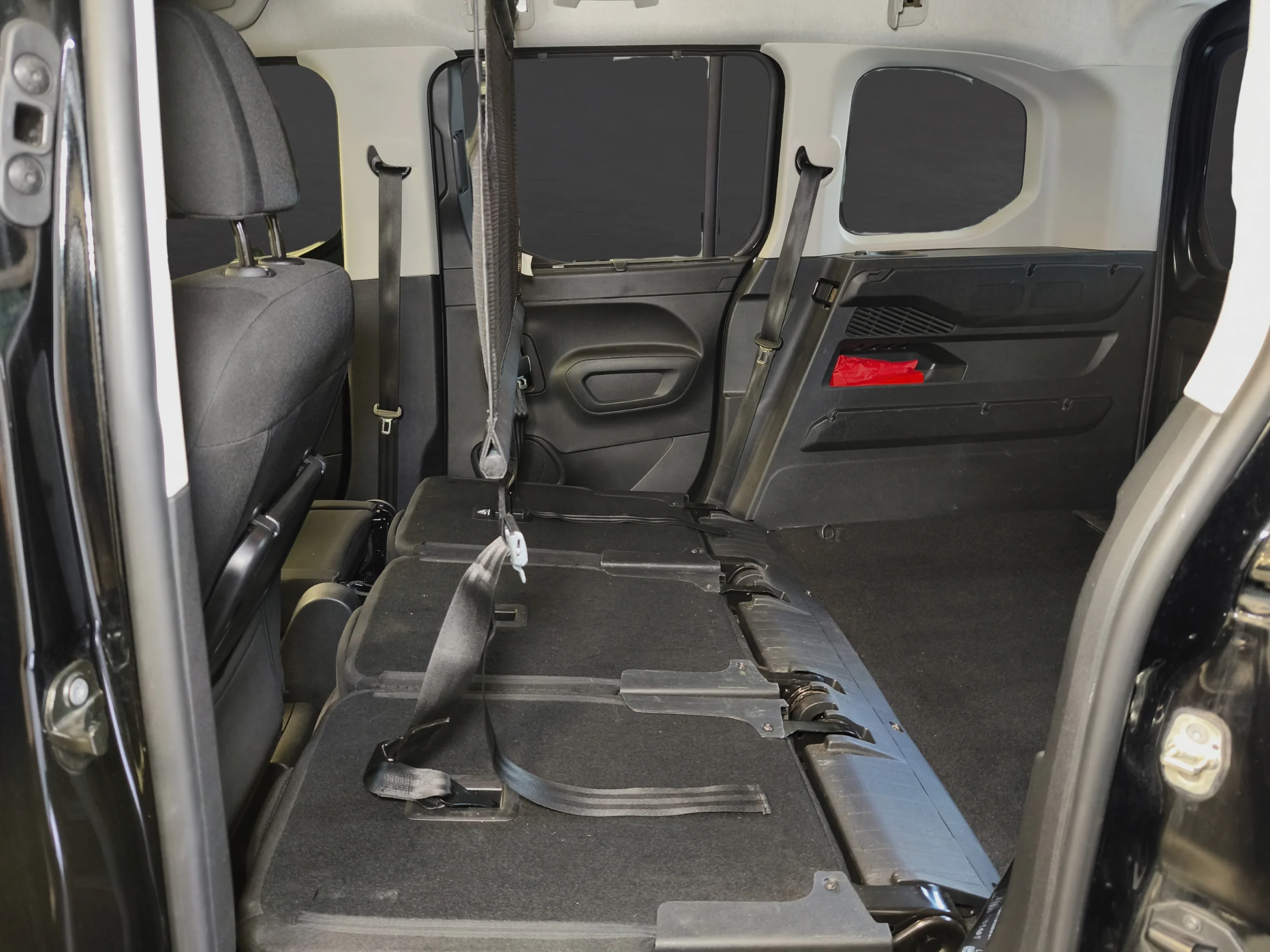 Opel Combo Life Combi Elegance 130CV Automática (2023) – 5 Plazas Doble Puerta Lateral - Foto 17