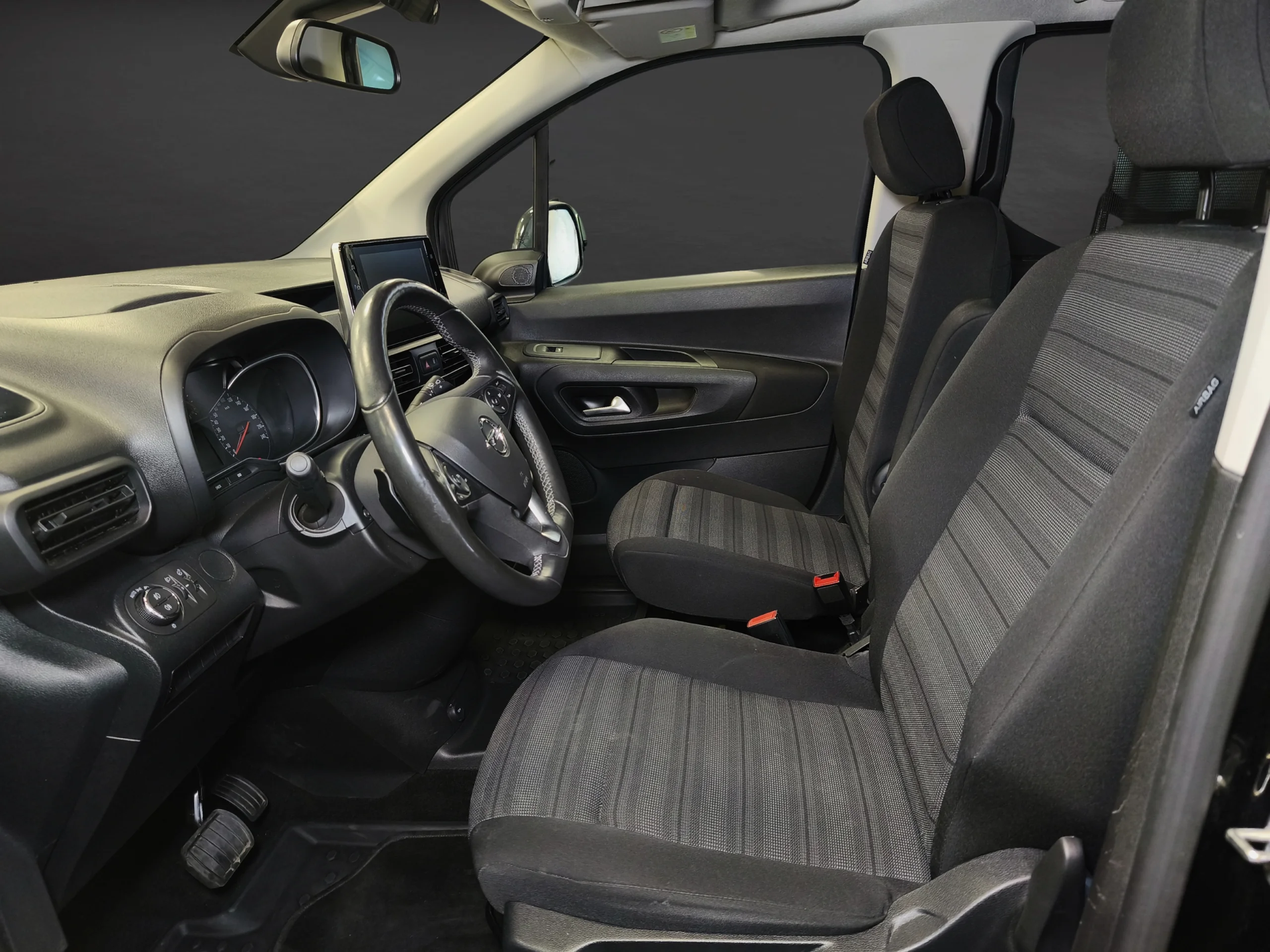 Opel Combo Life Combi Elegance 130CV Automática (2023) – 5 Plazas Doble Puerta Lateral - Foto 15