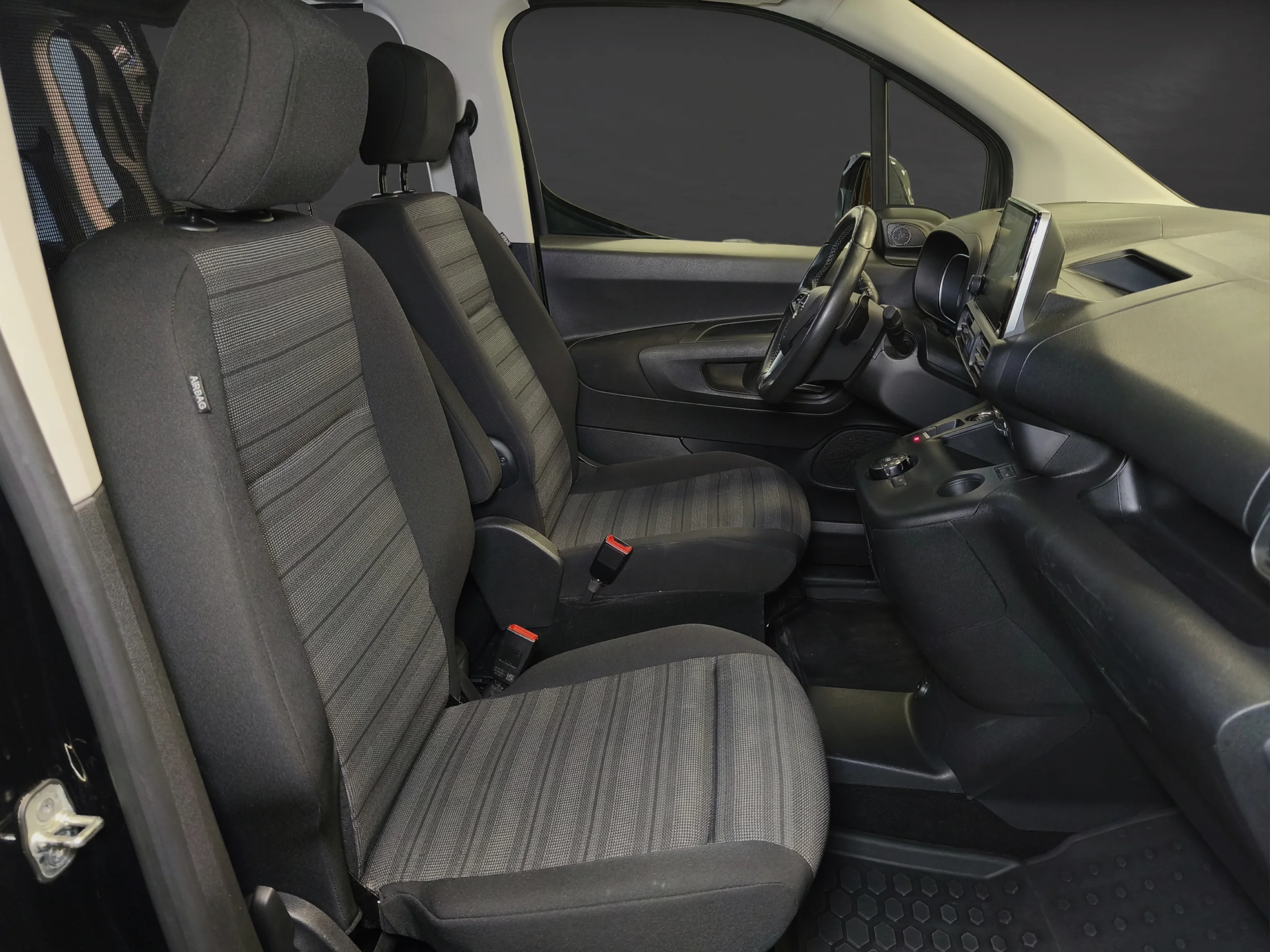 Opel Combo Life Combi Elegance 130CV Automática (2023) – 5 Plazas Doble Puerta Lateral - Foto 19