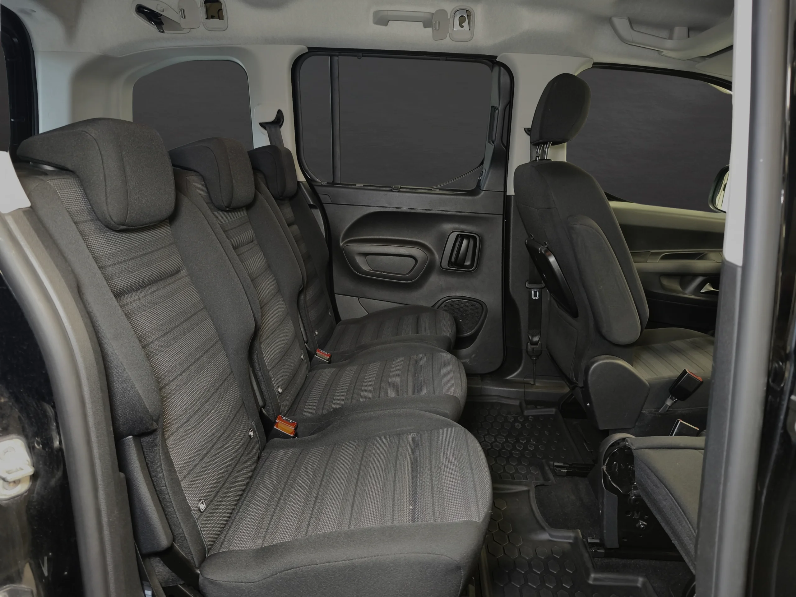 Opel Combo Life Combi Elegance 130CV Automática (2023) – 5 Plazas Doble Puerta Lateral - Foto 21