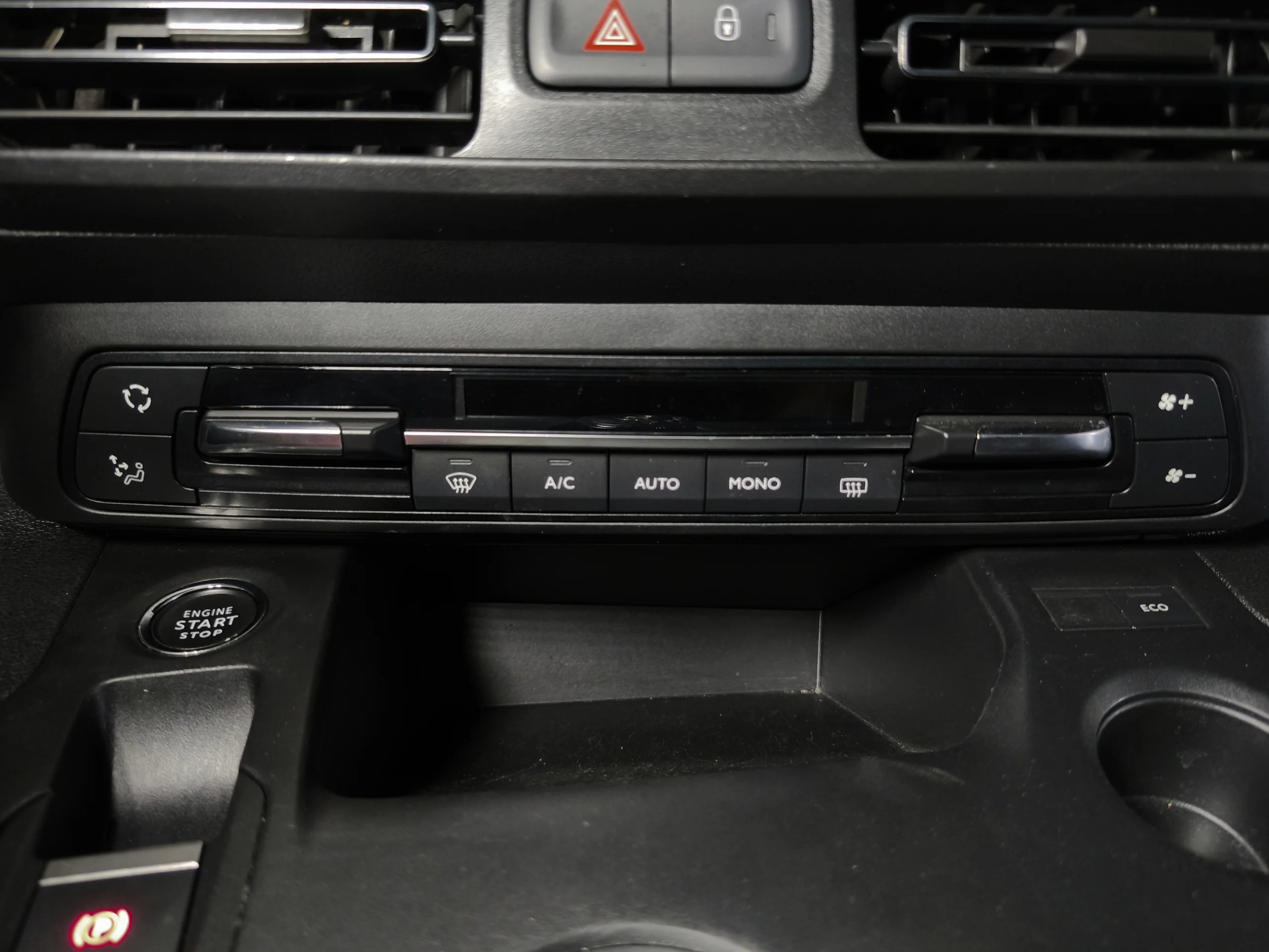 Opel Combo Life Combi Elegance 130CV Automática (2023) – 5 Plazas Doble Puerta Lateral - Foto 44