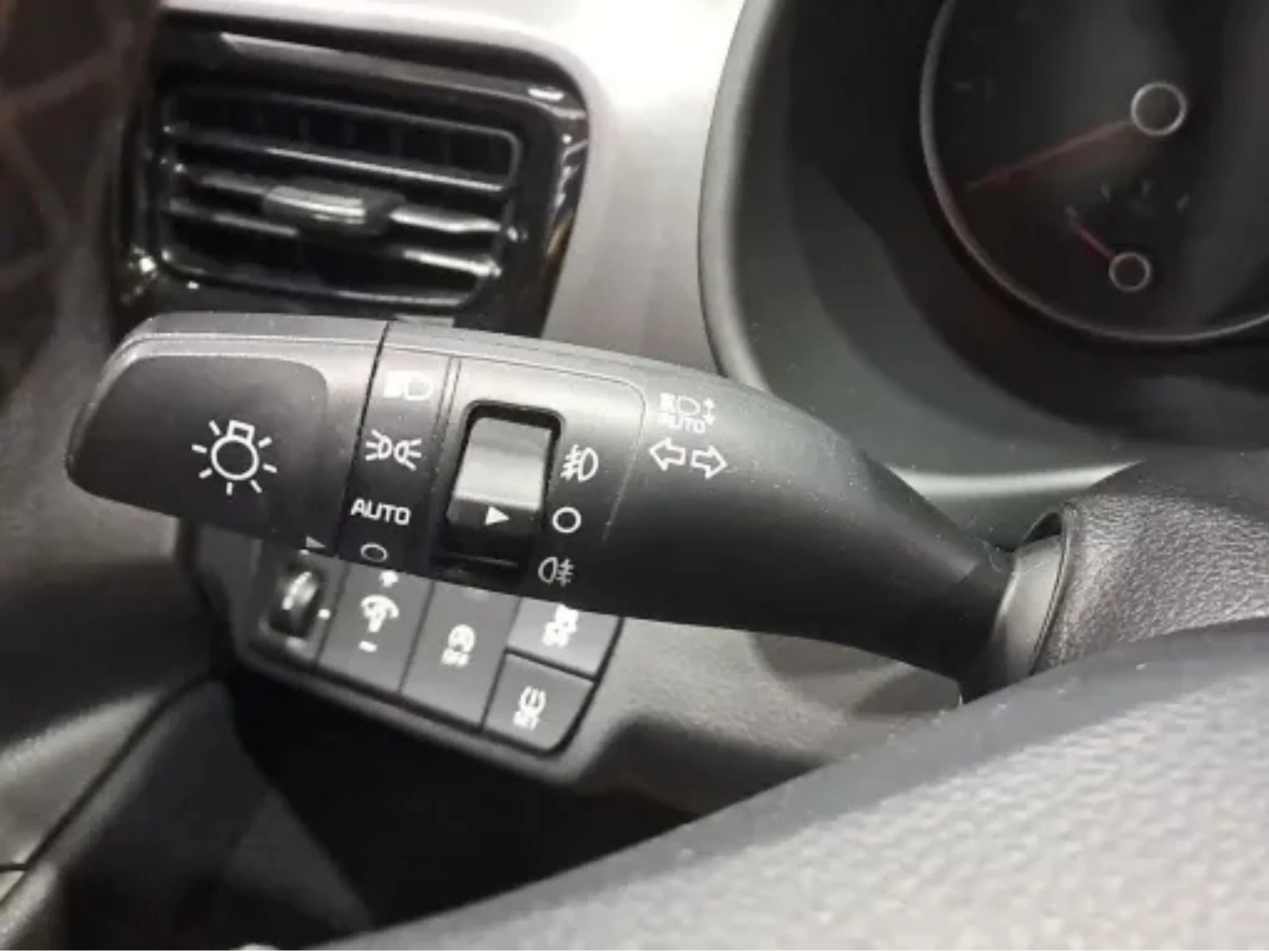 Kia Stonic 1.0 T-GDi MHEV Drive (2024) | Etiqueta ECO  - Foto 16