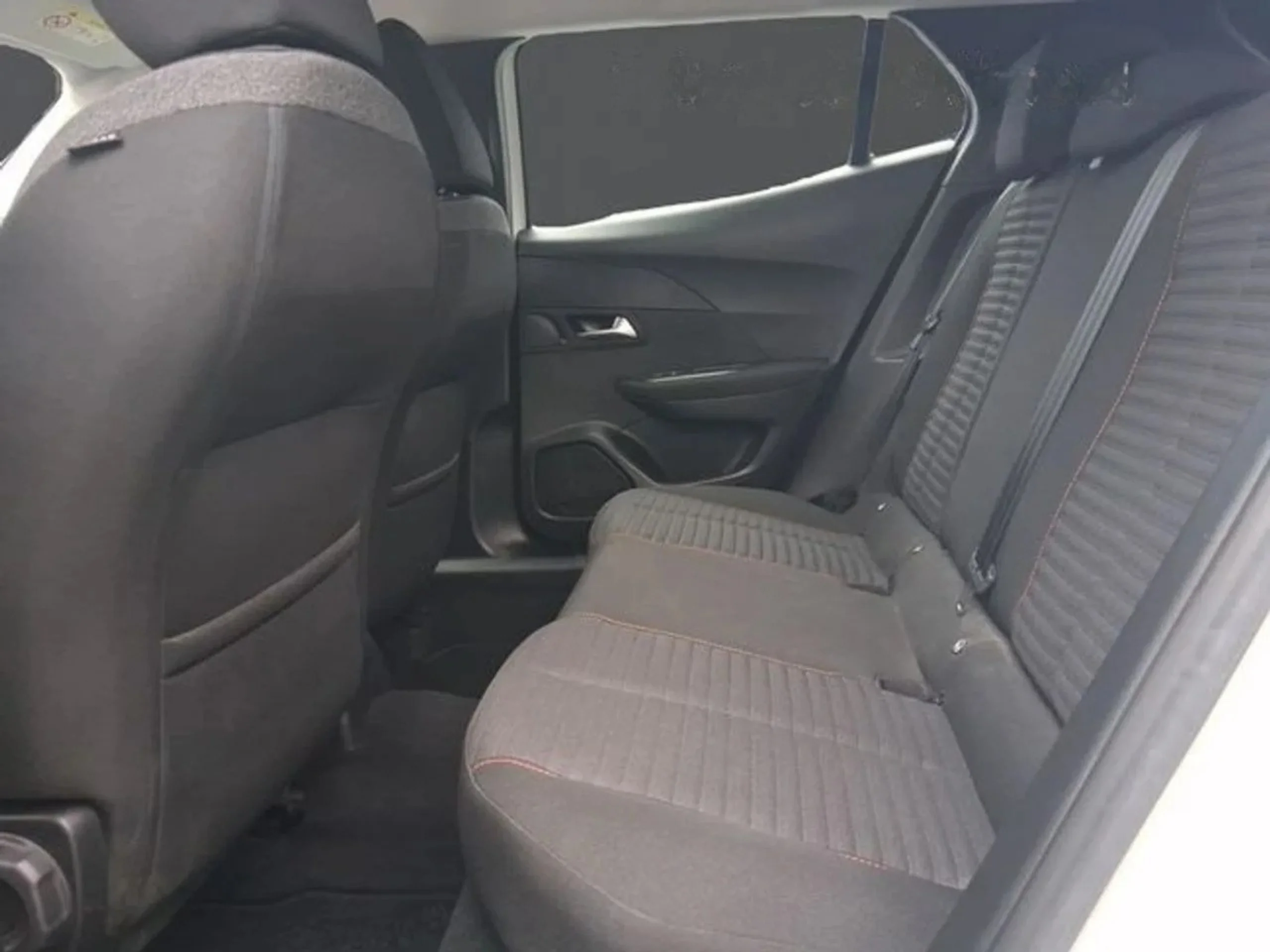 Peugeot 2008 SUV Active BlueHDI | 110CV | Desde 232€/mes - Foto 10