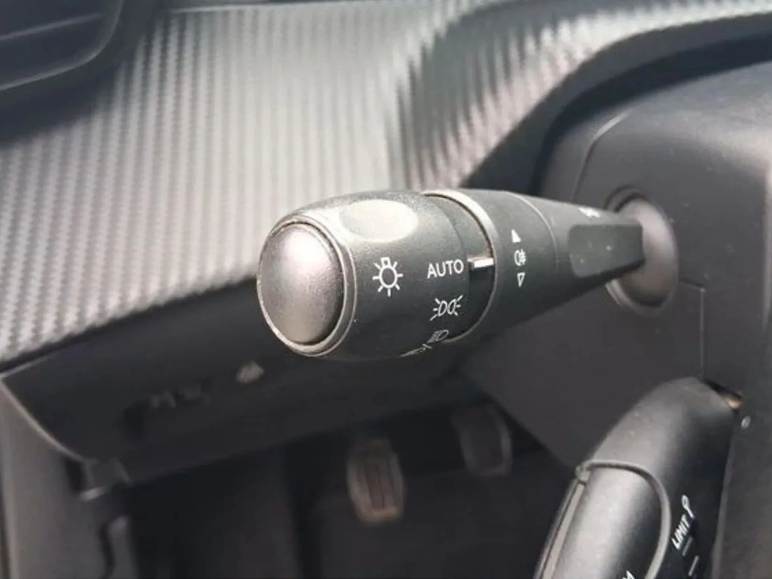 Peugeot 2008 SUV Active BlueHDI | 110CV | Desde 232€/mes - Foto 15