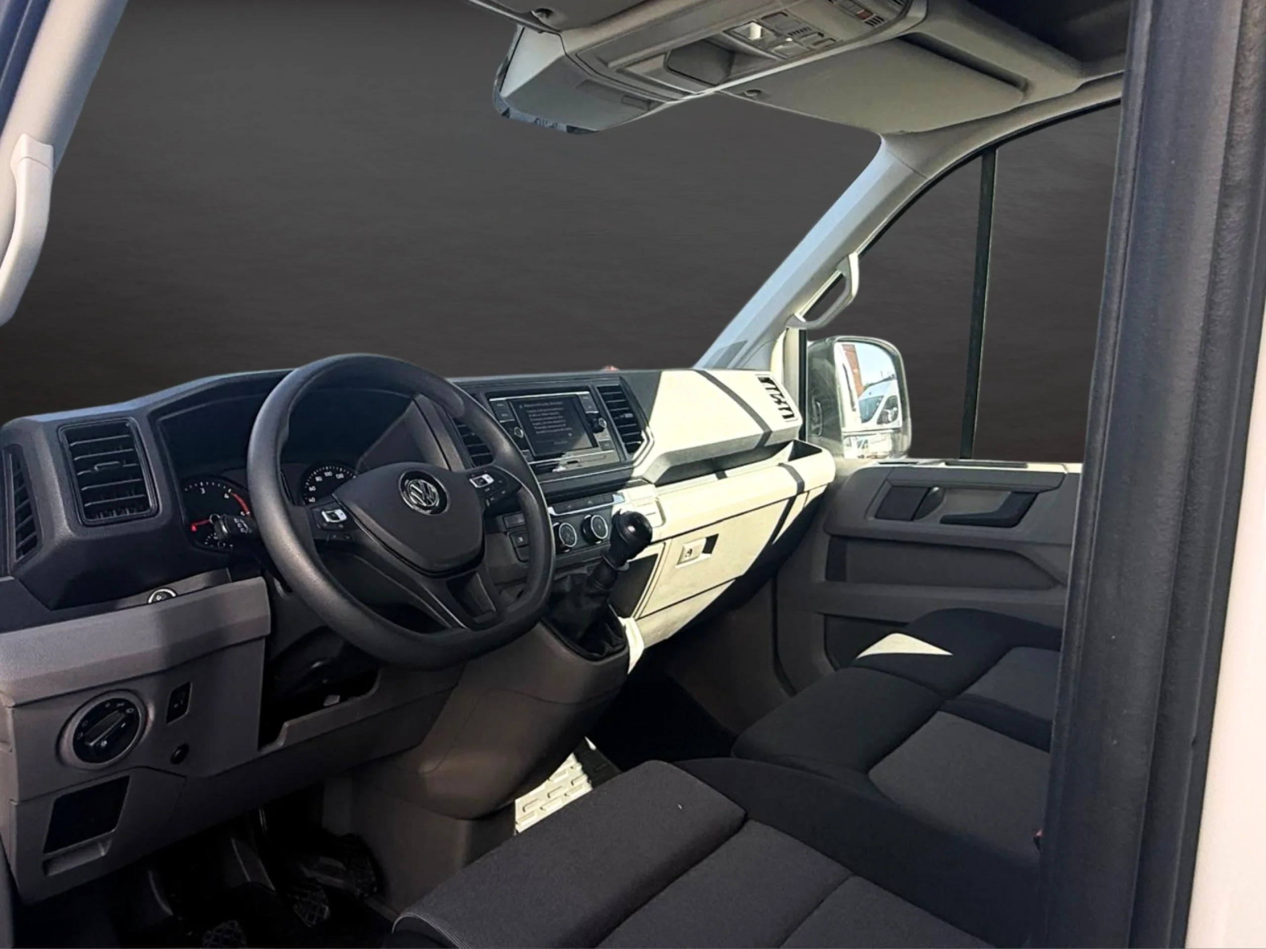 Volkswagen Crafter L3H3 140CV (2023) | 4 Plazas | Con Baño Interior | Paneles Solares | Adicional Adaptada con Rampa PMR (Minusvalidos) - Foto 20