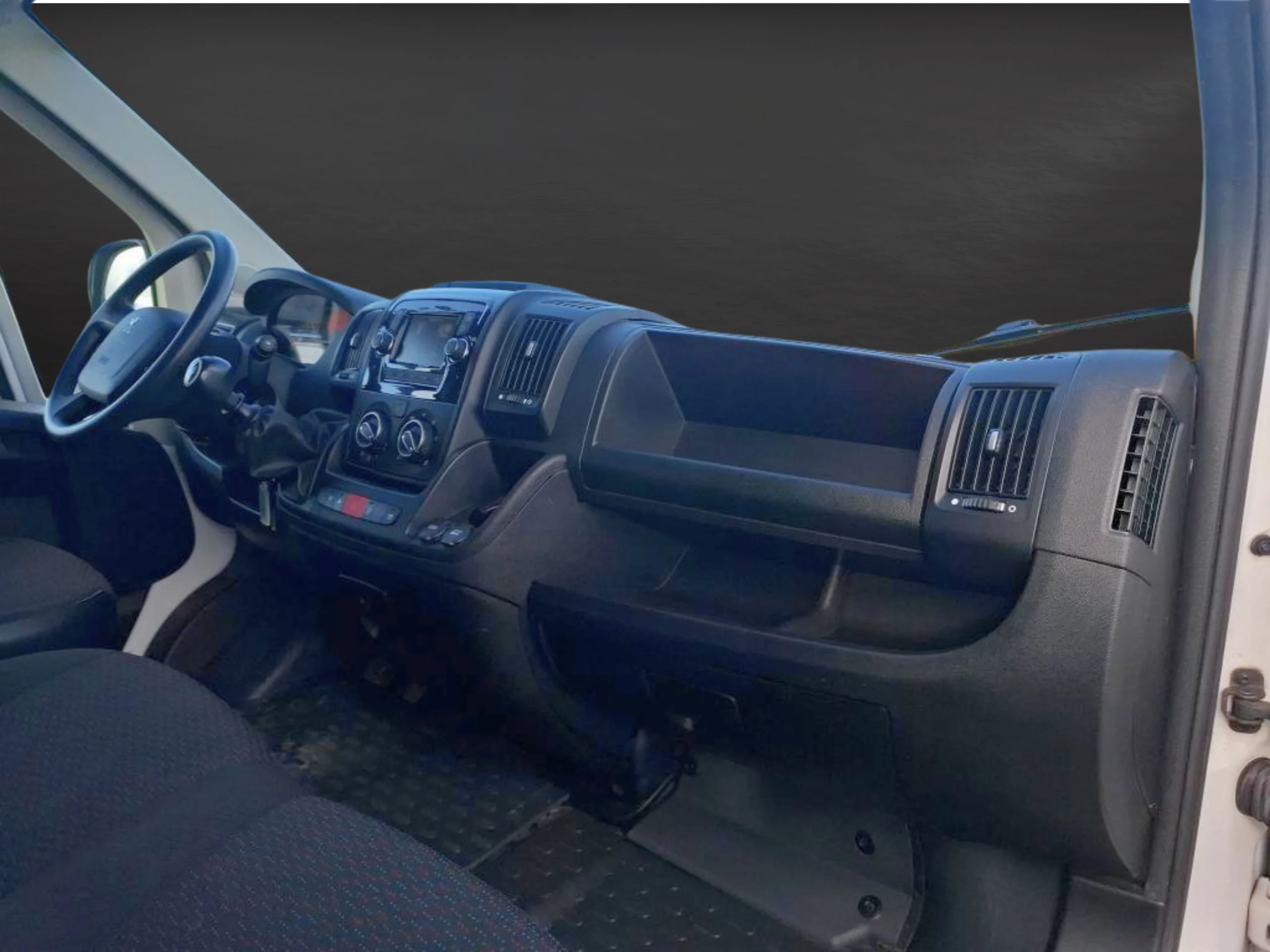 Peugeot Boxer L4H2 Asphalt 140CV (2021) – Vehículo Industrial de Ocasión ¡Desde 395 €/mes! - Foto 9