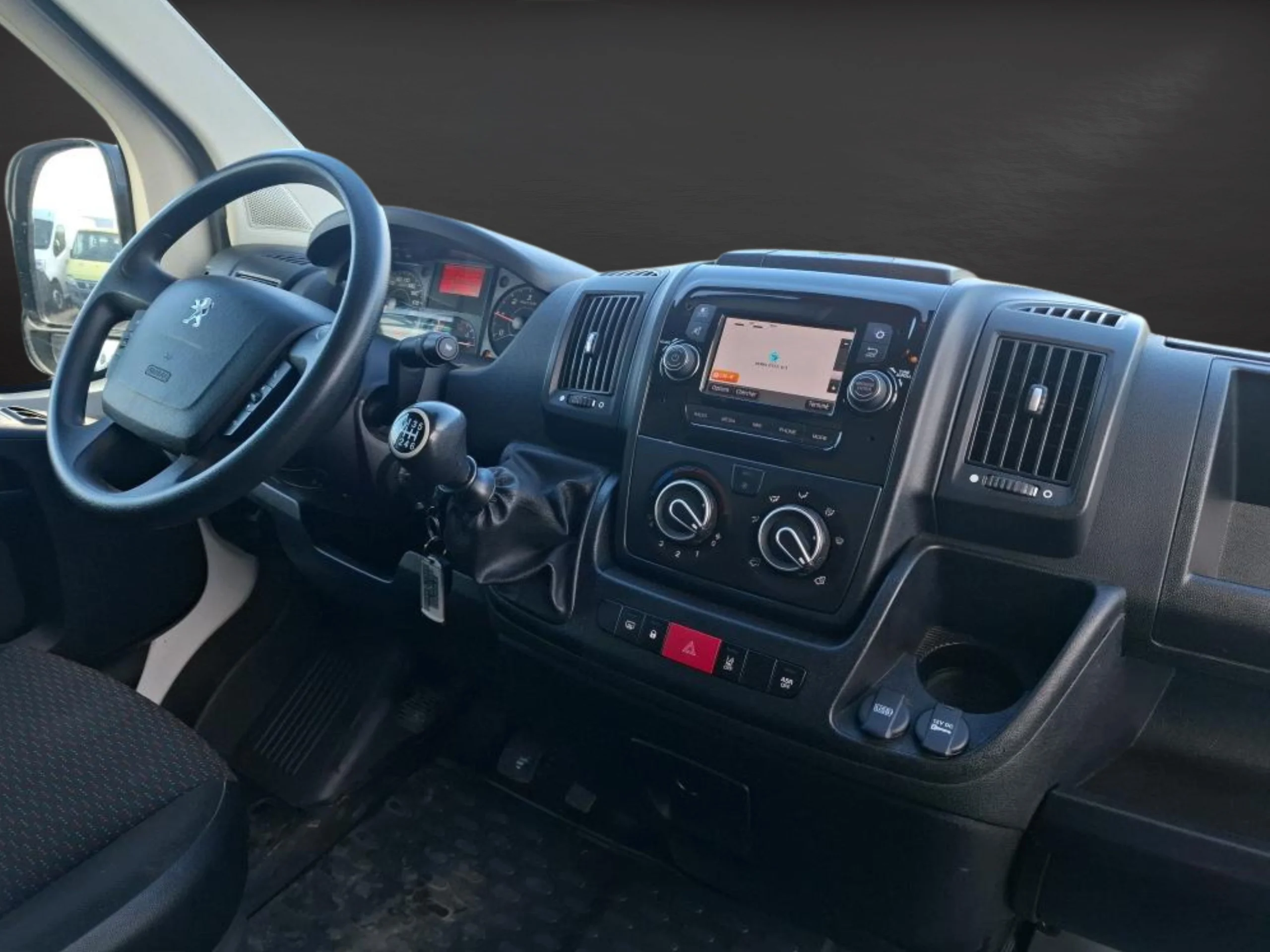 Peugeot Boxer L4H2 Asphalt 140CV (2021) – Vehículo Industrial de Ocasión ¡Desde 395 €/mes! - Foto 8