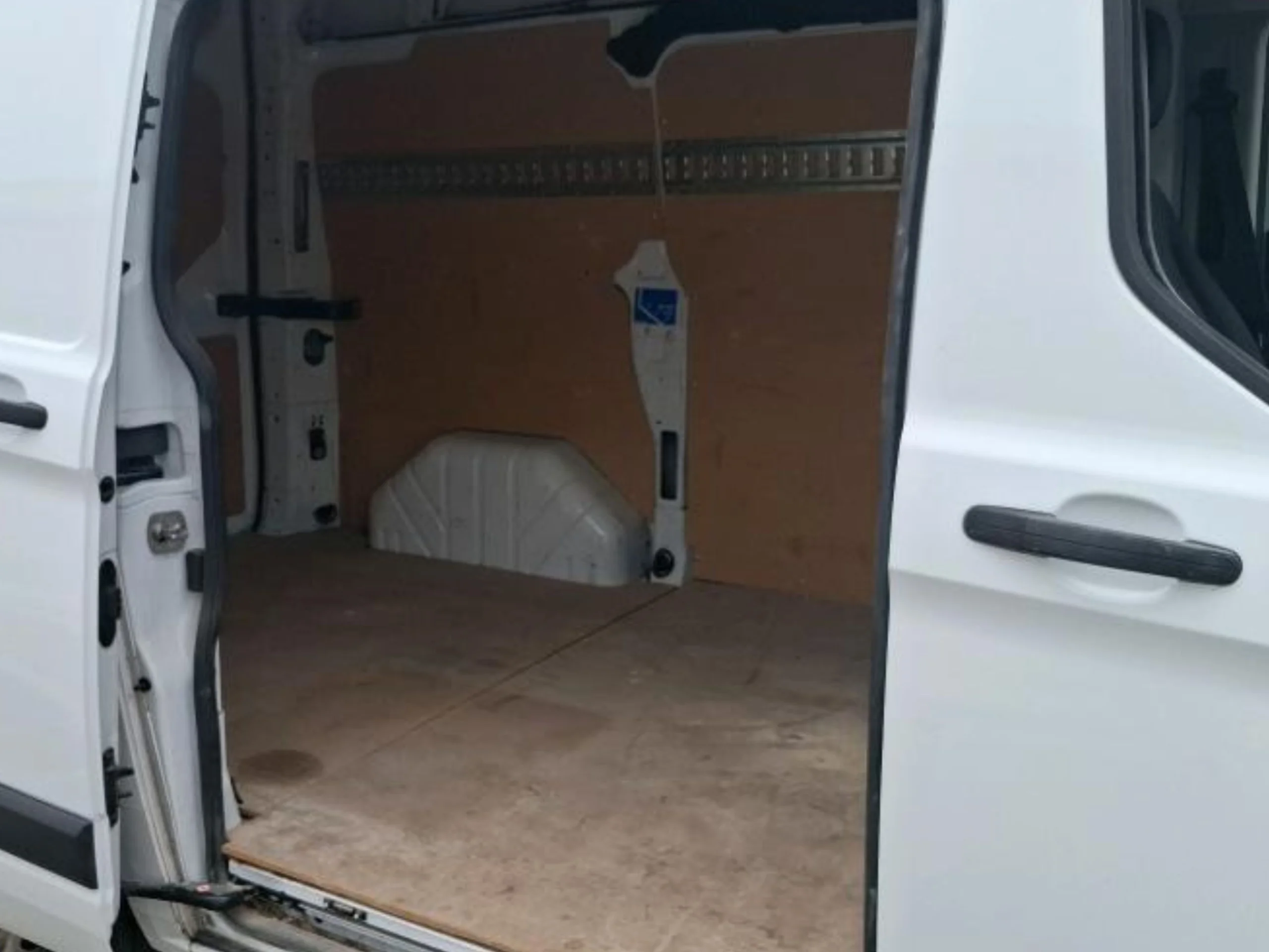 Ford Transit Custom L1H2 Trend Business 105CV (2023) | Furgón Techo Alto | Desde 360€/mes - Foto 8