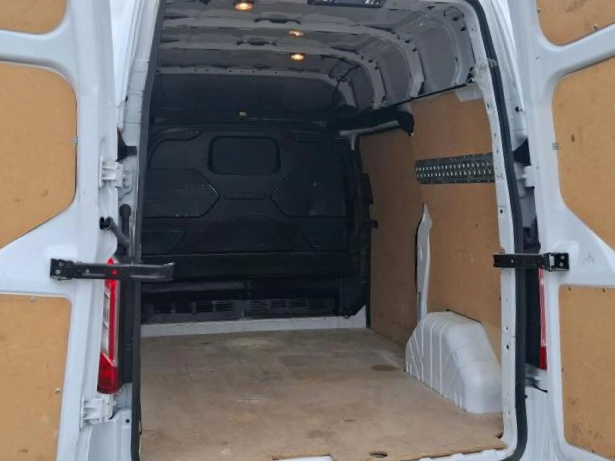 Ford Transit Custom L1H2 Trend Business 105CV (2023) | Furgón Techo Alto | Desde 360€/mes - Foto 7