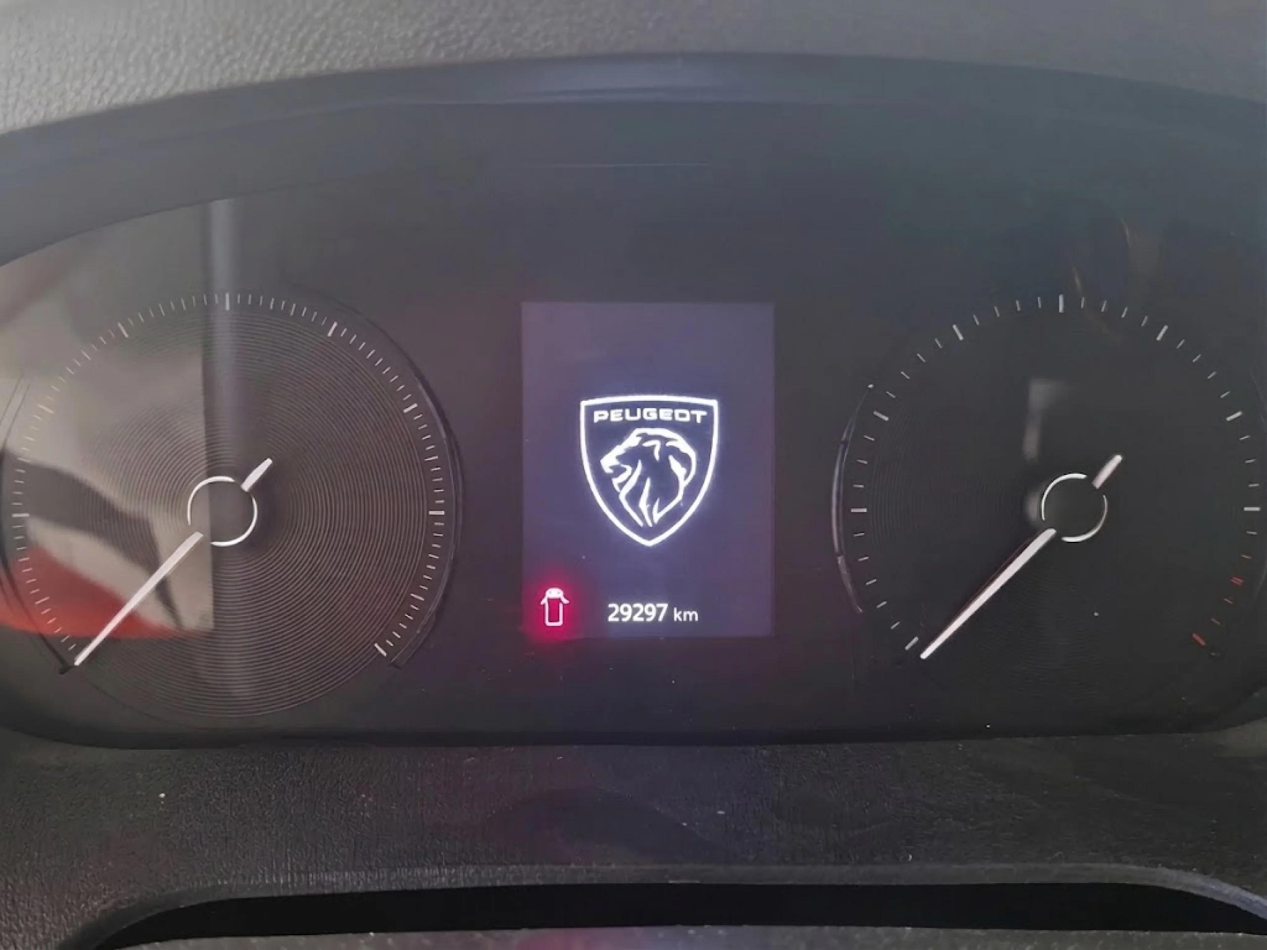 Peugeot Boxer Furgón L2H2 (2024) | Reestreno | Eficiencia y Espacio | Desde 411 € al mes - Foto 13