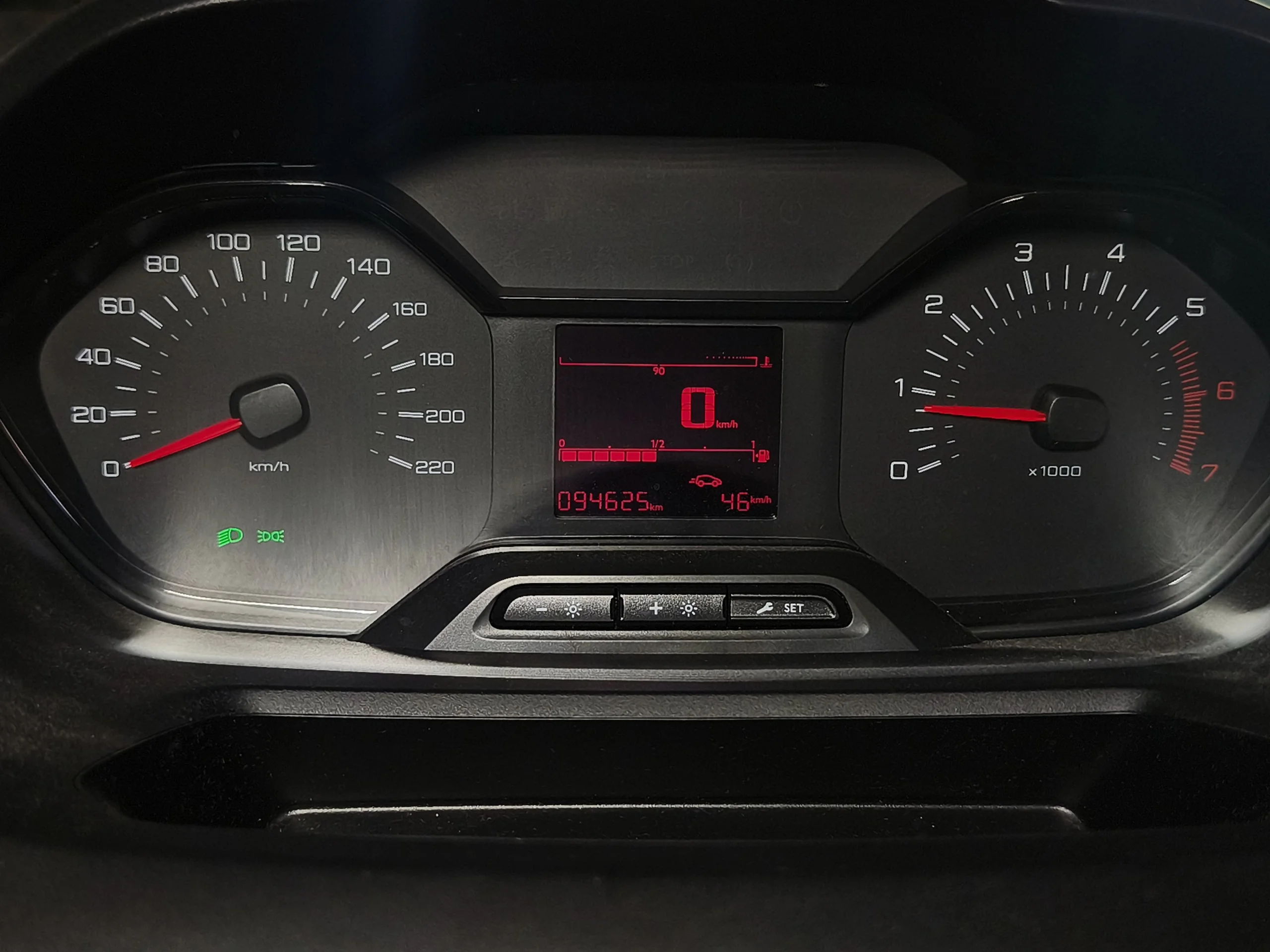 Peugeot Partner Pro Standard 600kg BlueHDi (2022) | Agilidad y Rendimiento para tu Negocio | Desde 225 € al mes - Foto 13