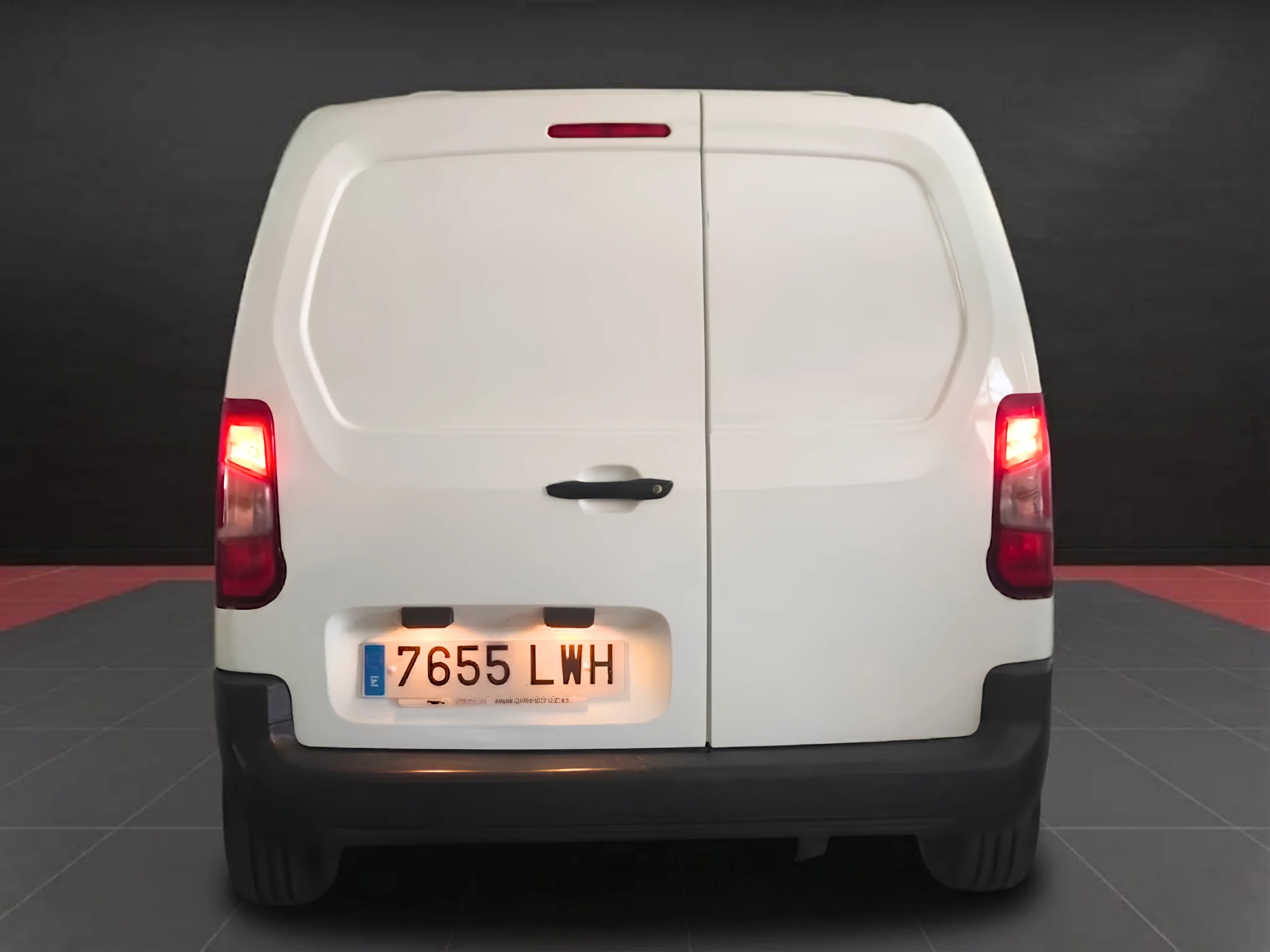 Peugeot Partner Pro Standard 600kg BlueHDi | Agilidad y Rendimiento para tu Negocio | Desde 225 € al mes - Foto 6