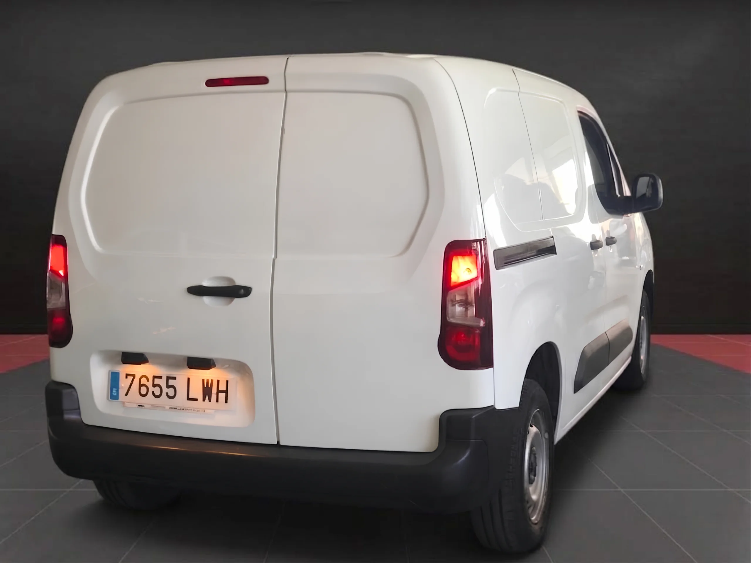 Peugeot Partner Pro Standard 600kg BlueHDi | Agilidad y Rendimiento para tu Negocio | Desde 225 € al mes - Foto 5