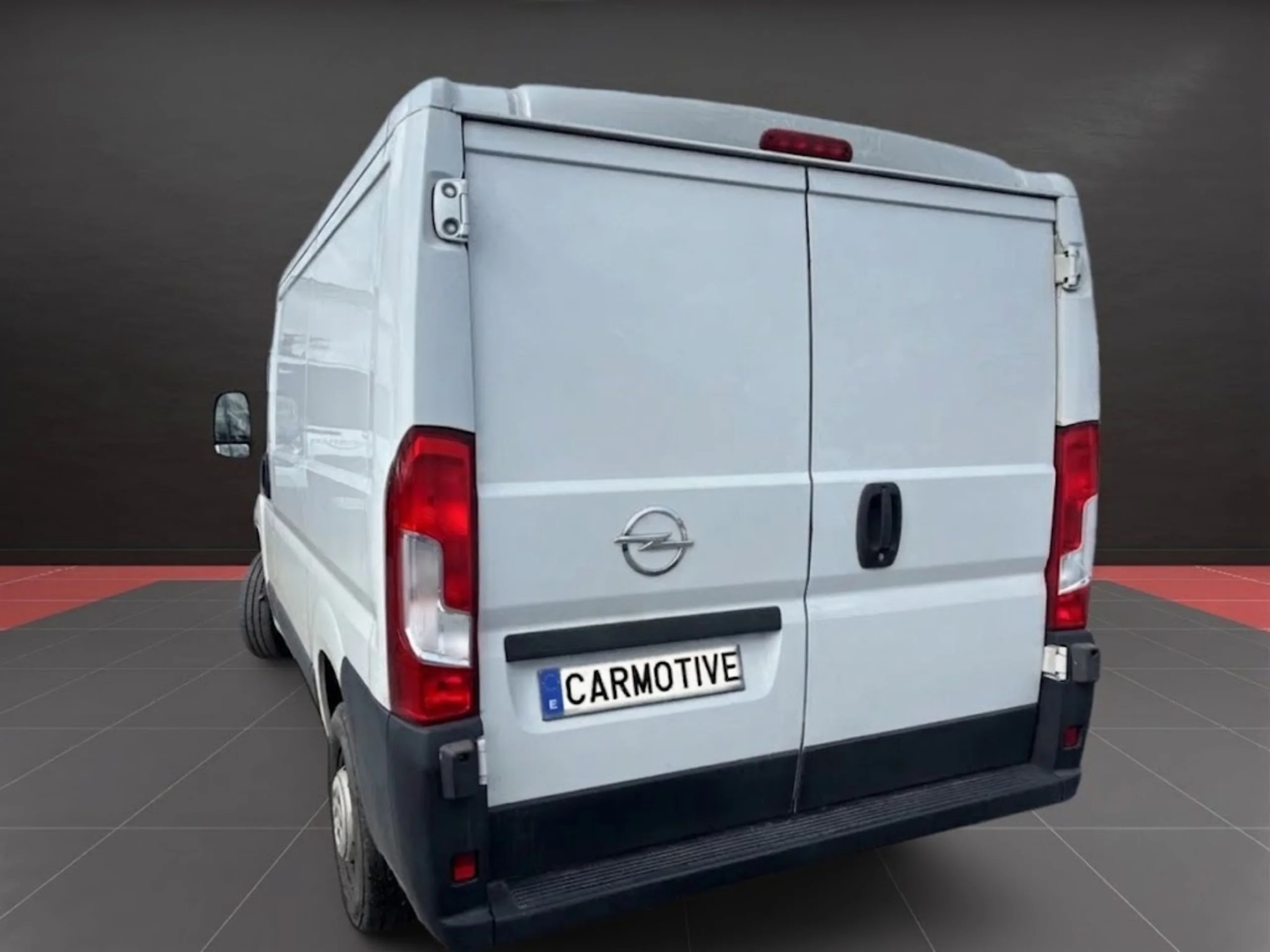 Opel Movano L1H1 120CV (2022) – Ocasión Ideal para Reparto Urbano con 98.000 km - Foto 5